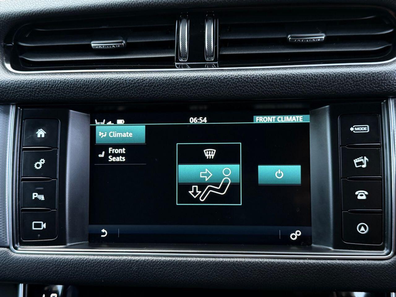 Jaguar XF view 36