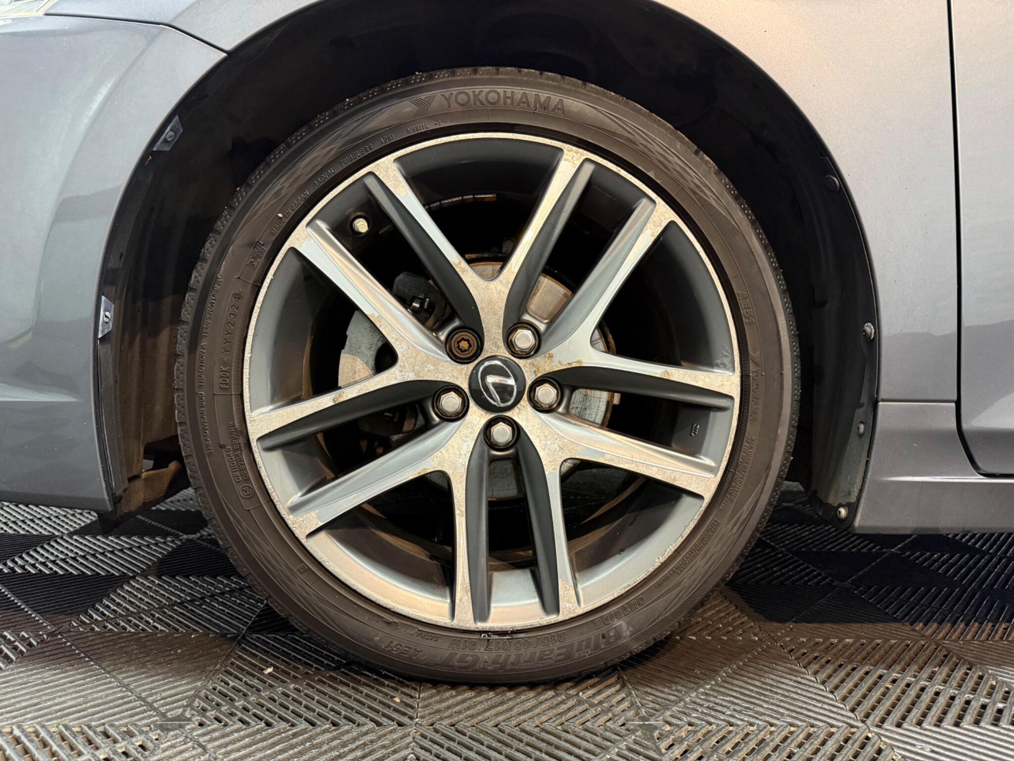 Lexus CT view 28