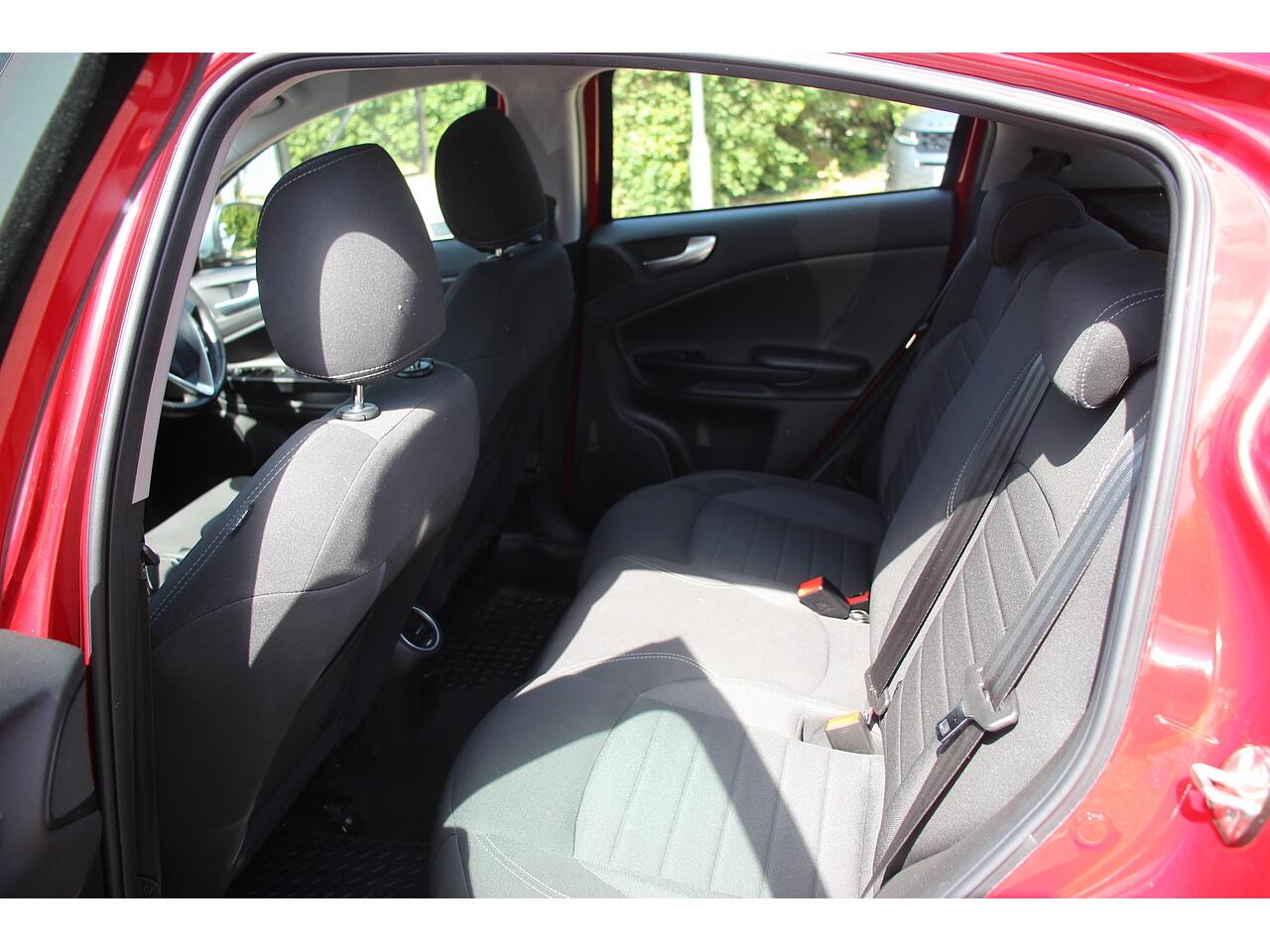 Alfa Romeo Giulietta view 19