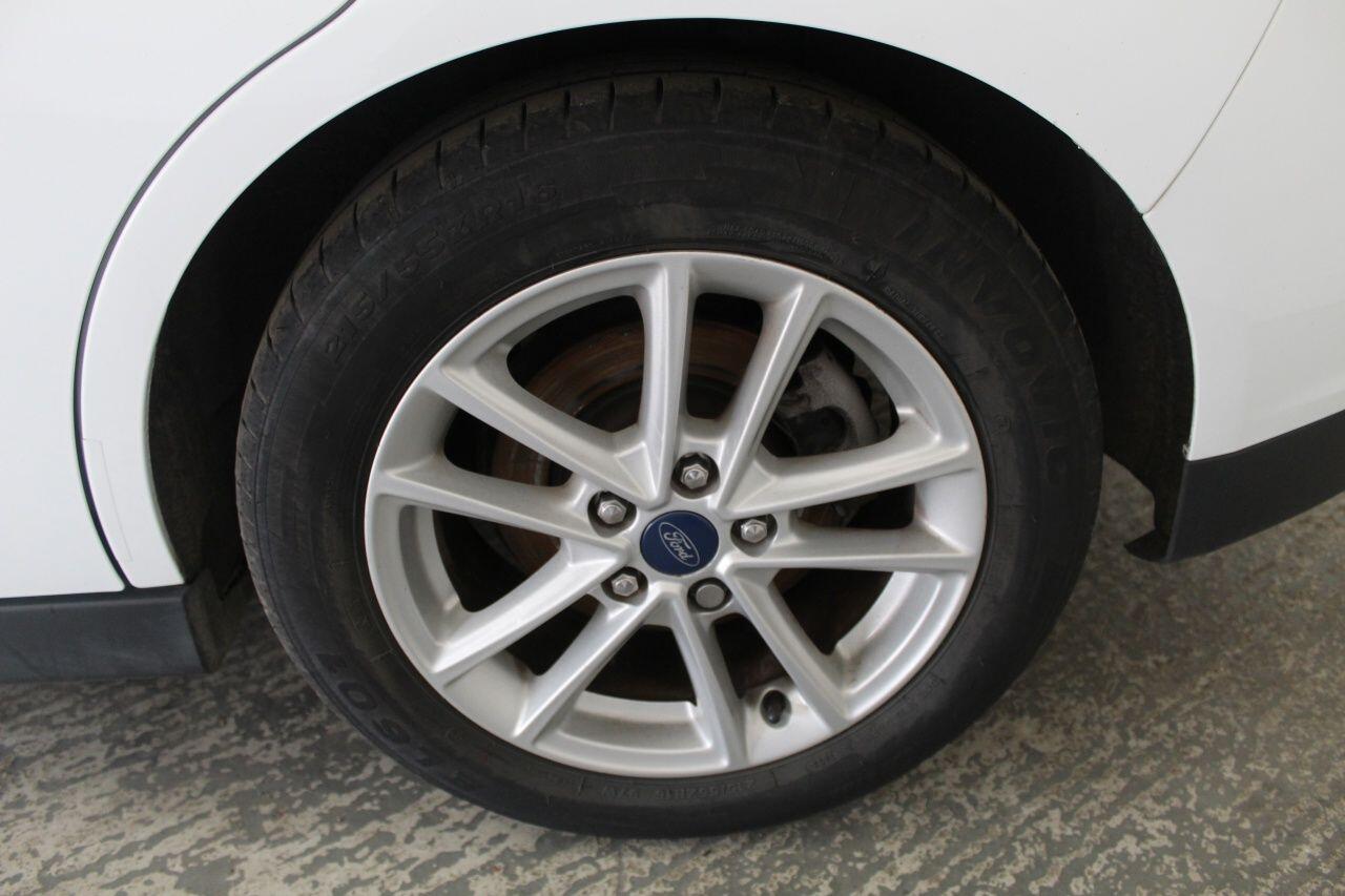 Ford C-Max view 52