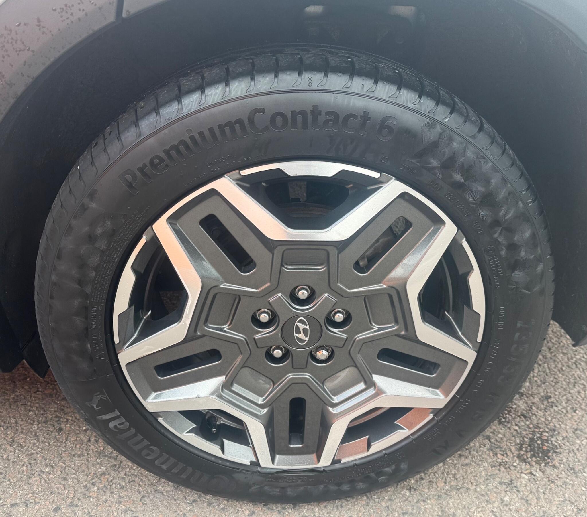 Hyundai Santa FE view 24