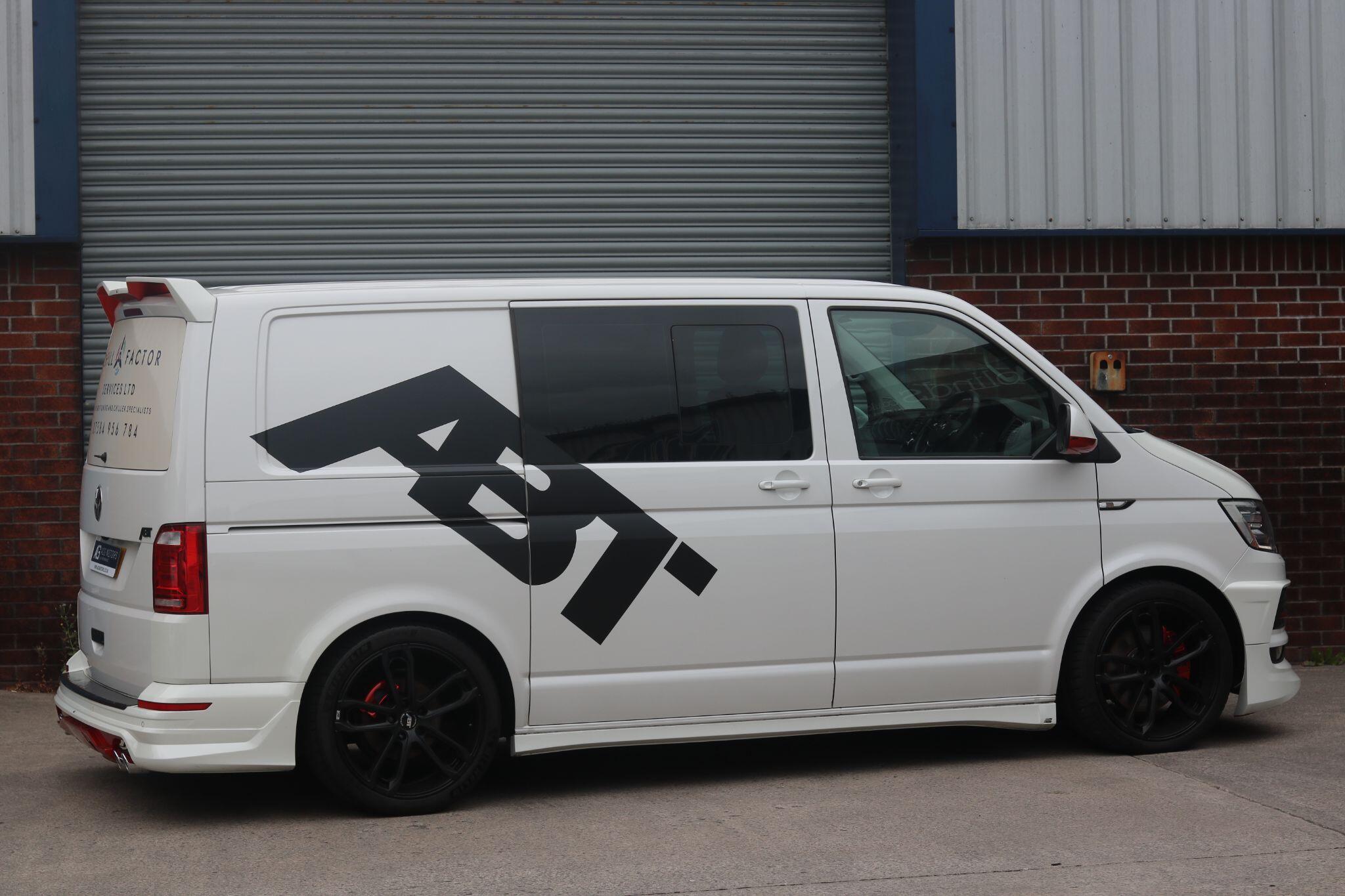 Volkswagen Transporter view 7