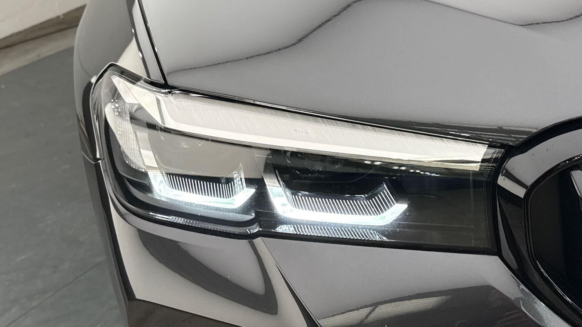 BMW 5 Series view 23