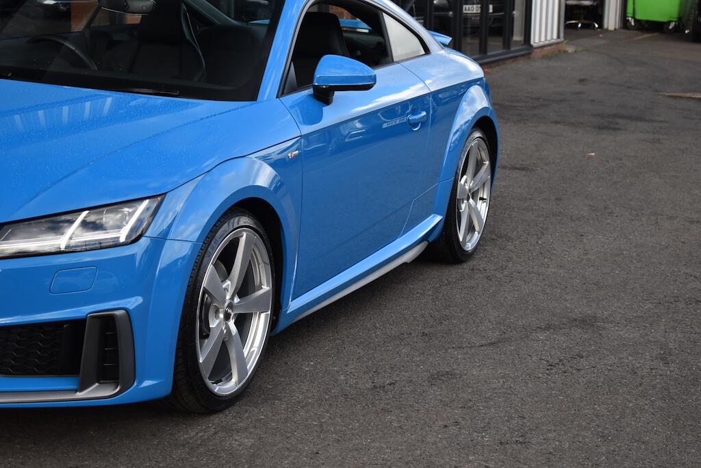 Audi TT view 12