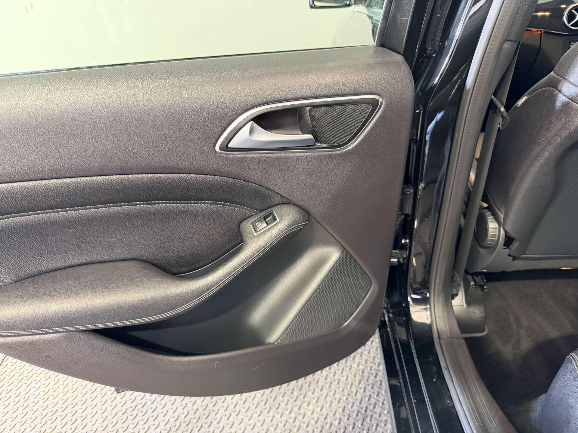 Mercedes-Benz B-Class view 55