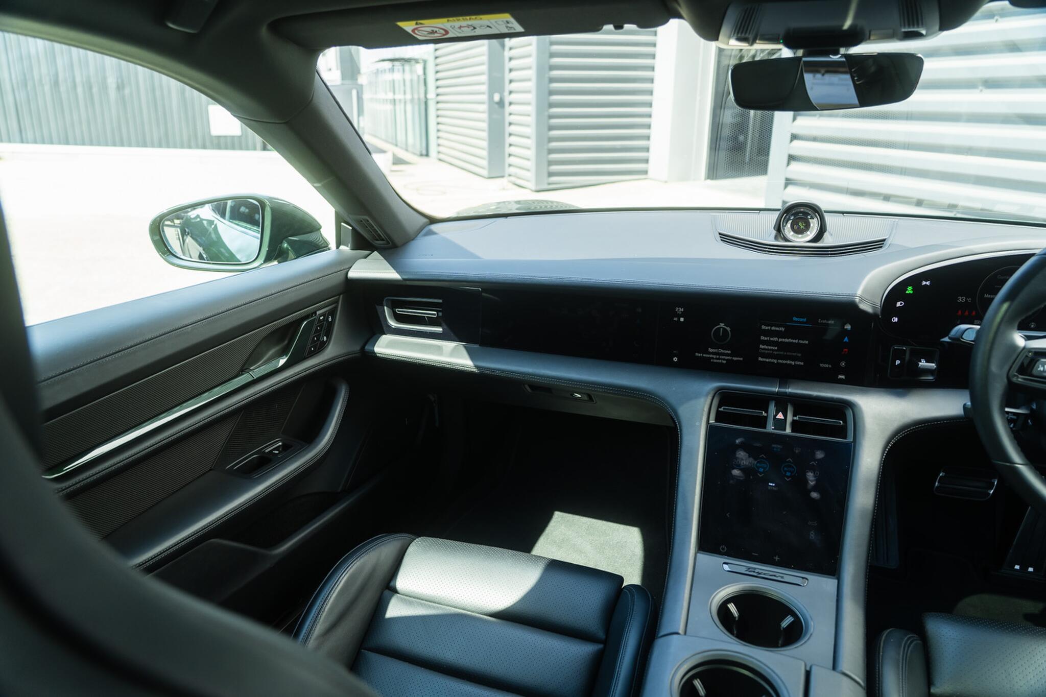 Porsche Taycan view 39