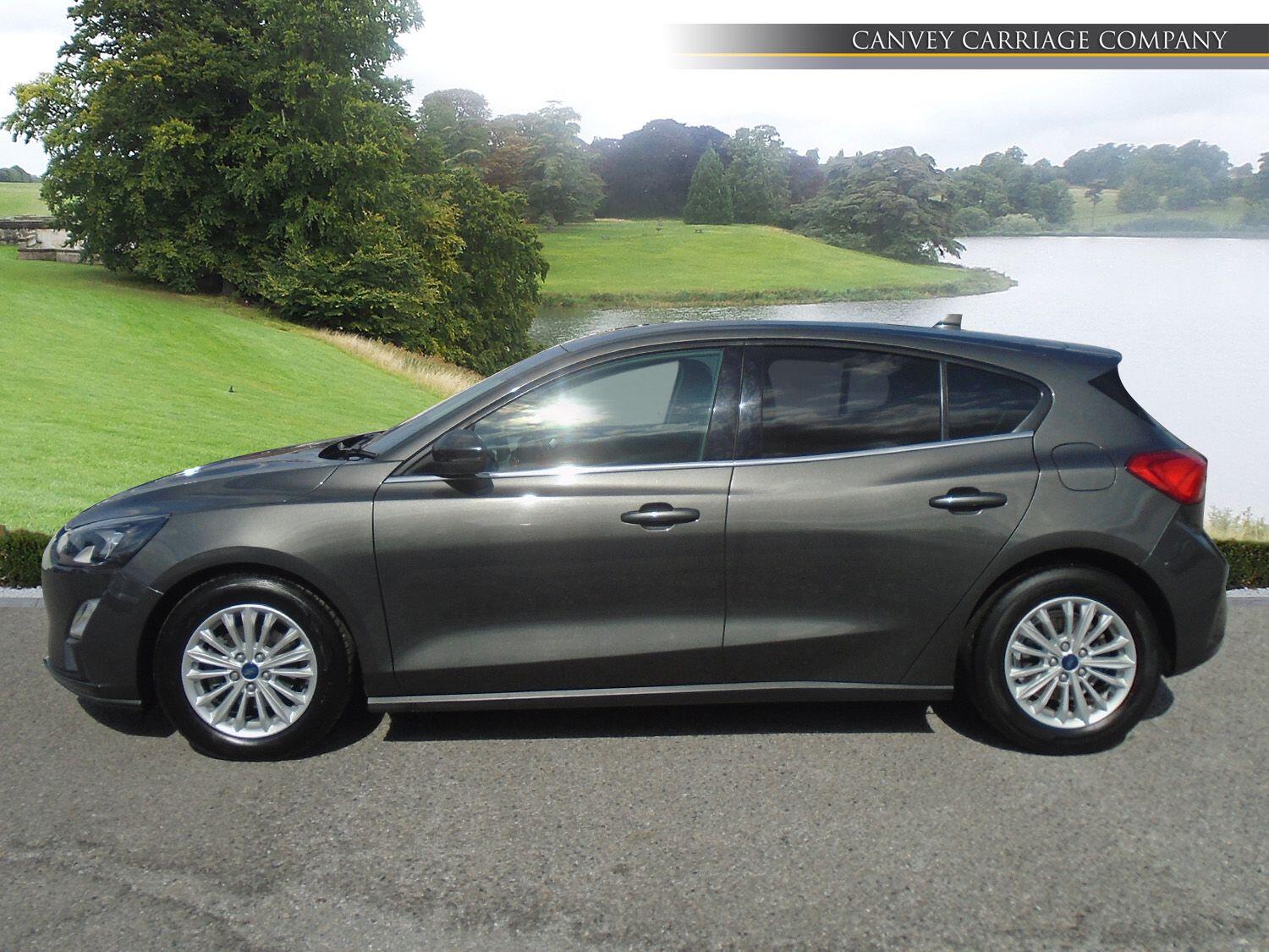 Ford Focus view 6