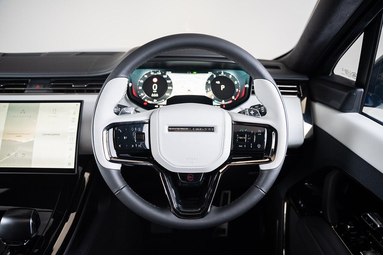 Land Rover Range Rover Sport view 18