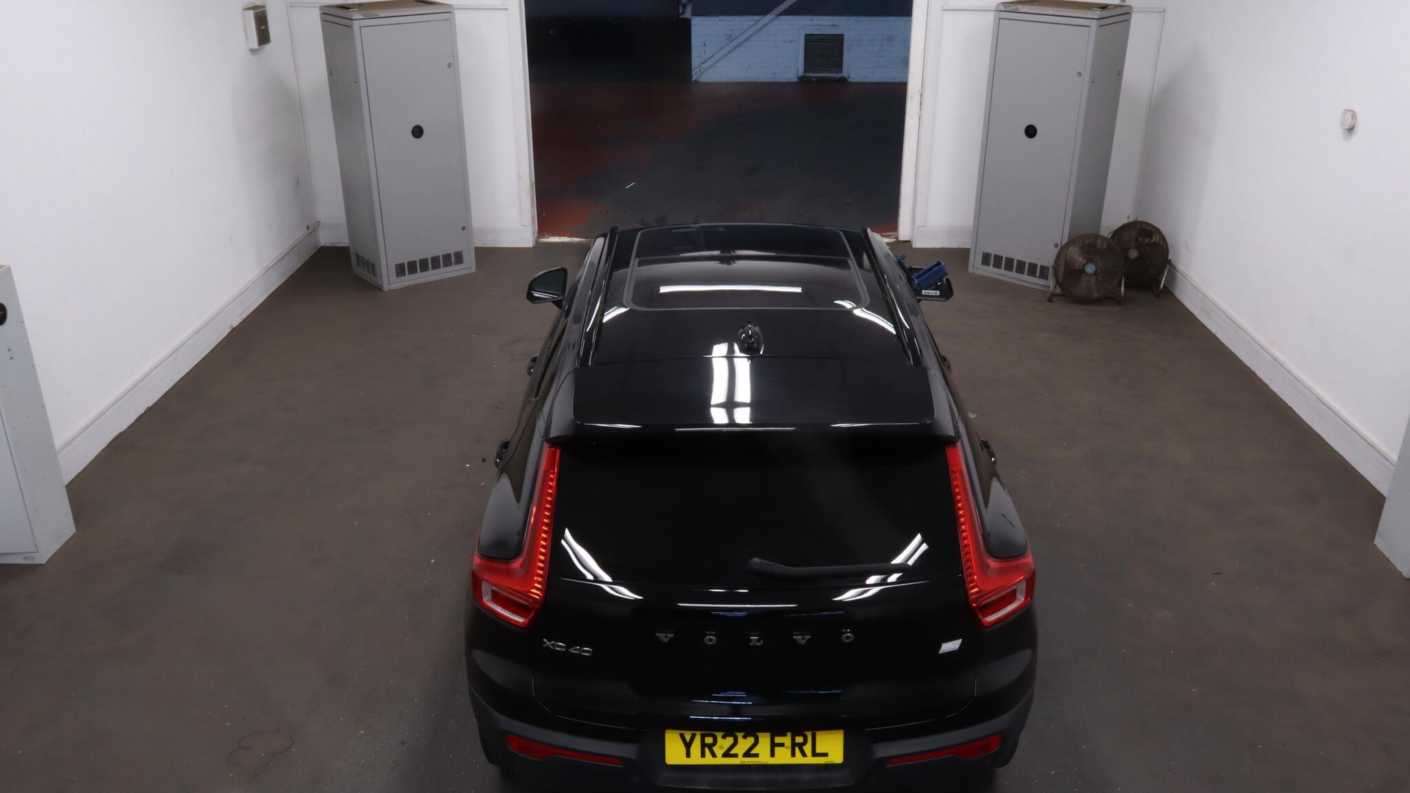 Volvo XC40 view 8