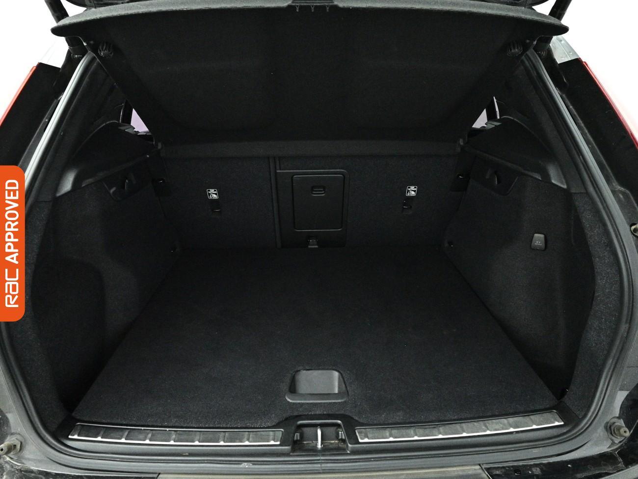Volvo XC40 view 26