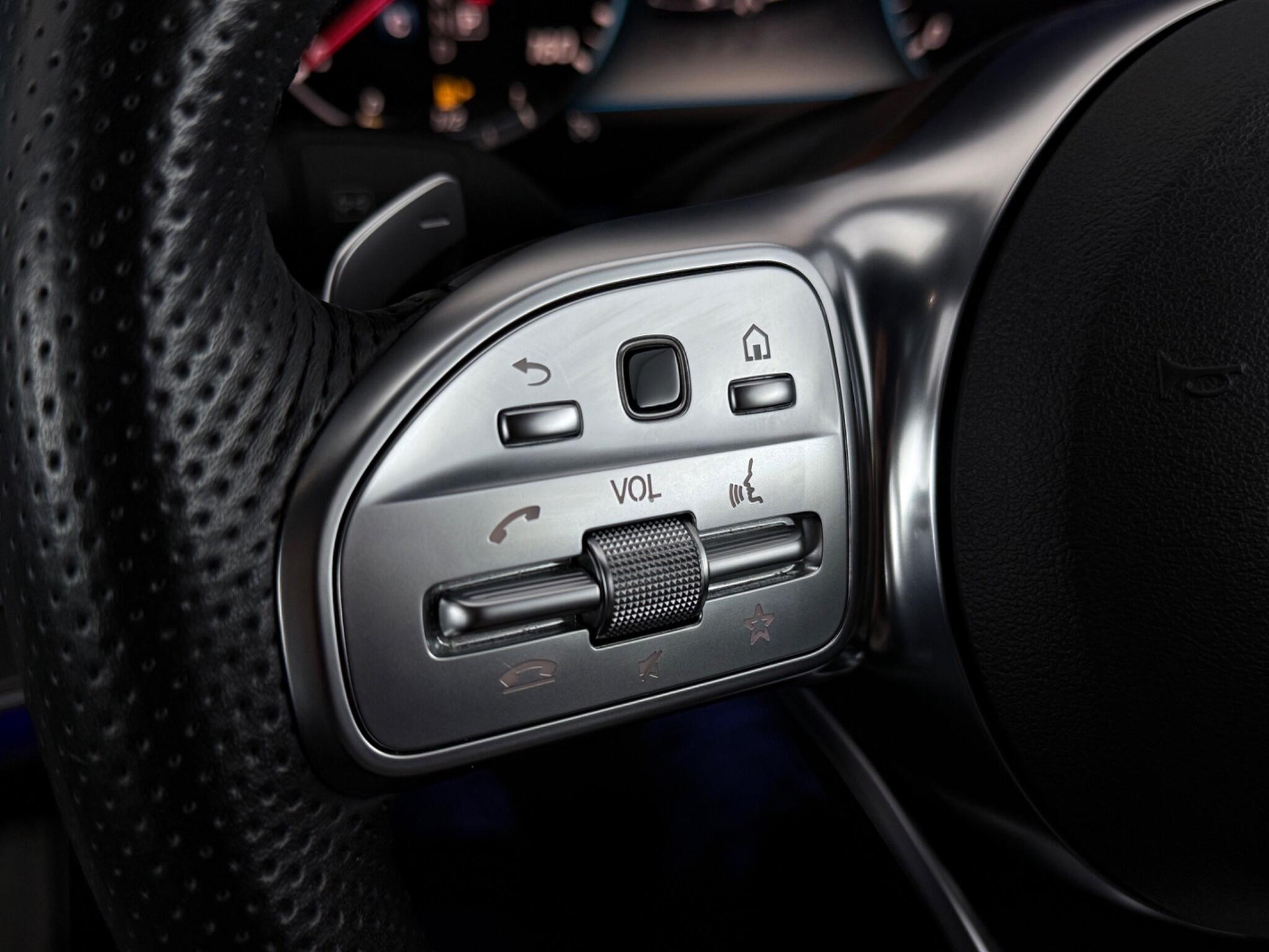 Mercedes-Benz CLS view 10