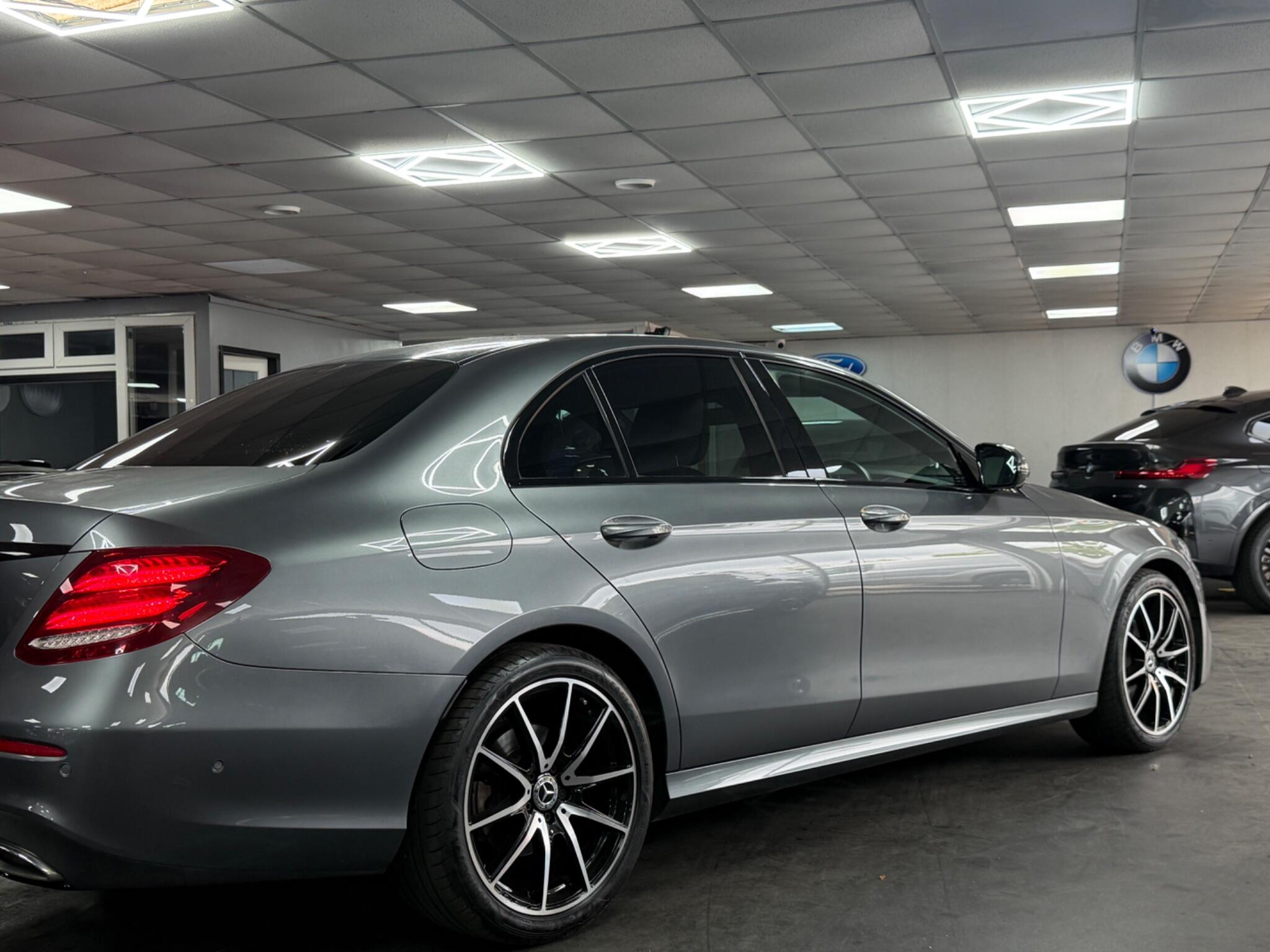 Mercedes-Benz E Class view 28