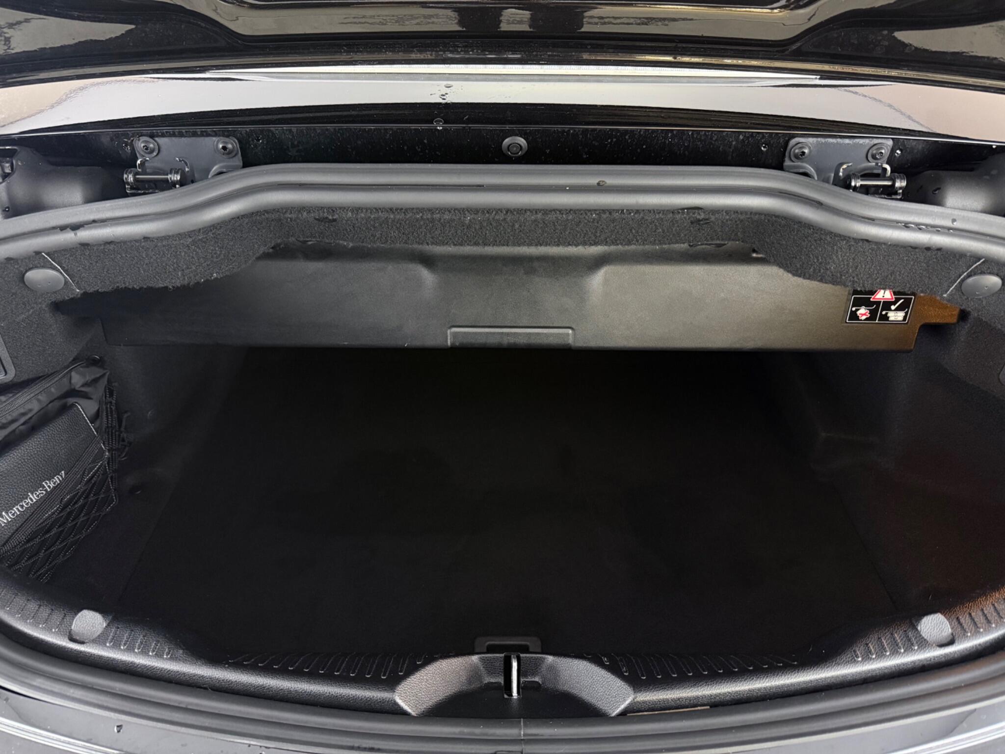 Mercedes-Benz C-Class view 13