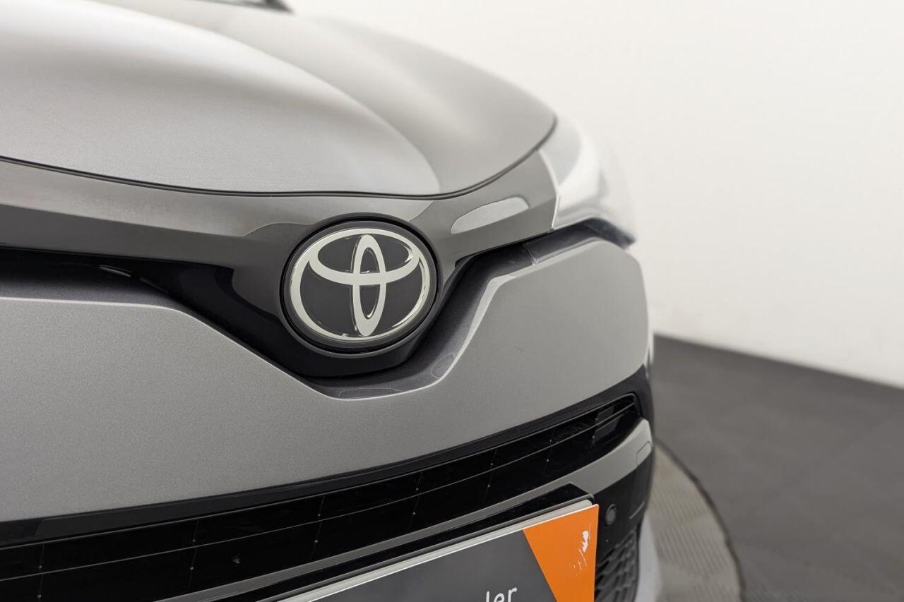 Toyota C-HR view 40