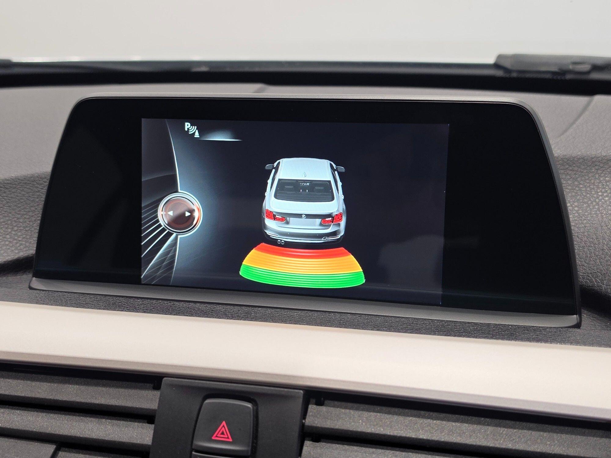 BMW 3 Series view 28