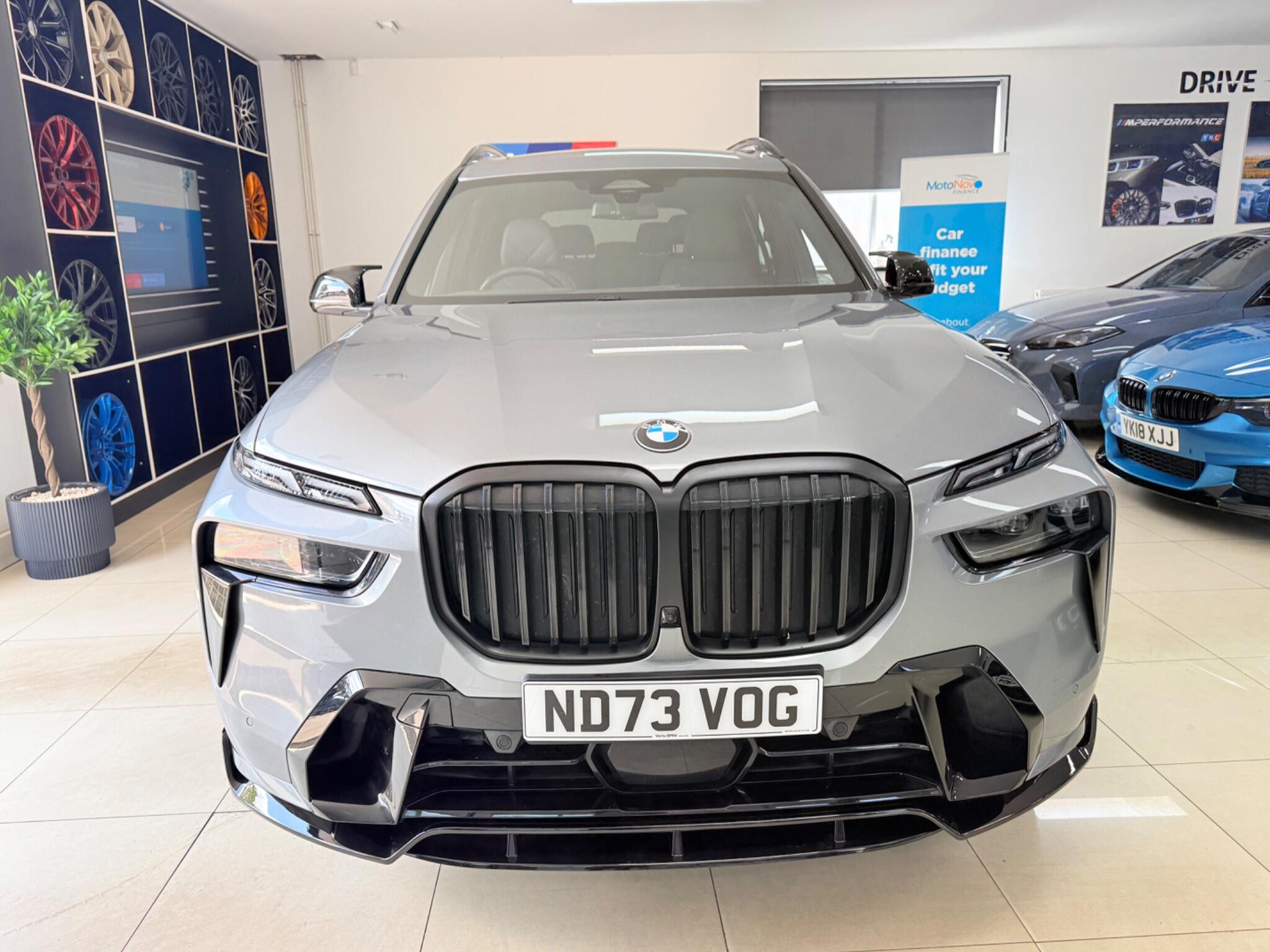 BMW X7 view 30