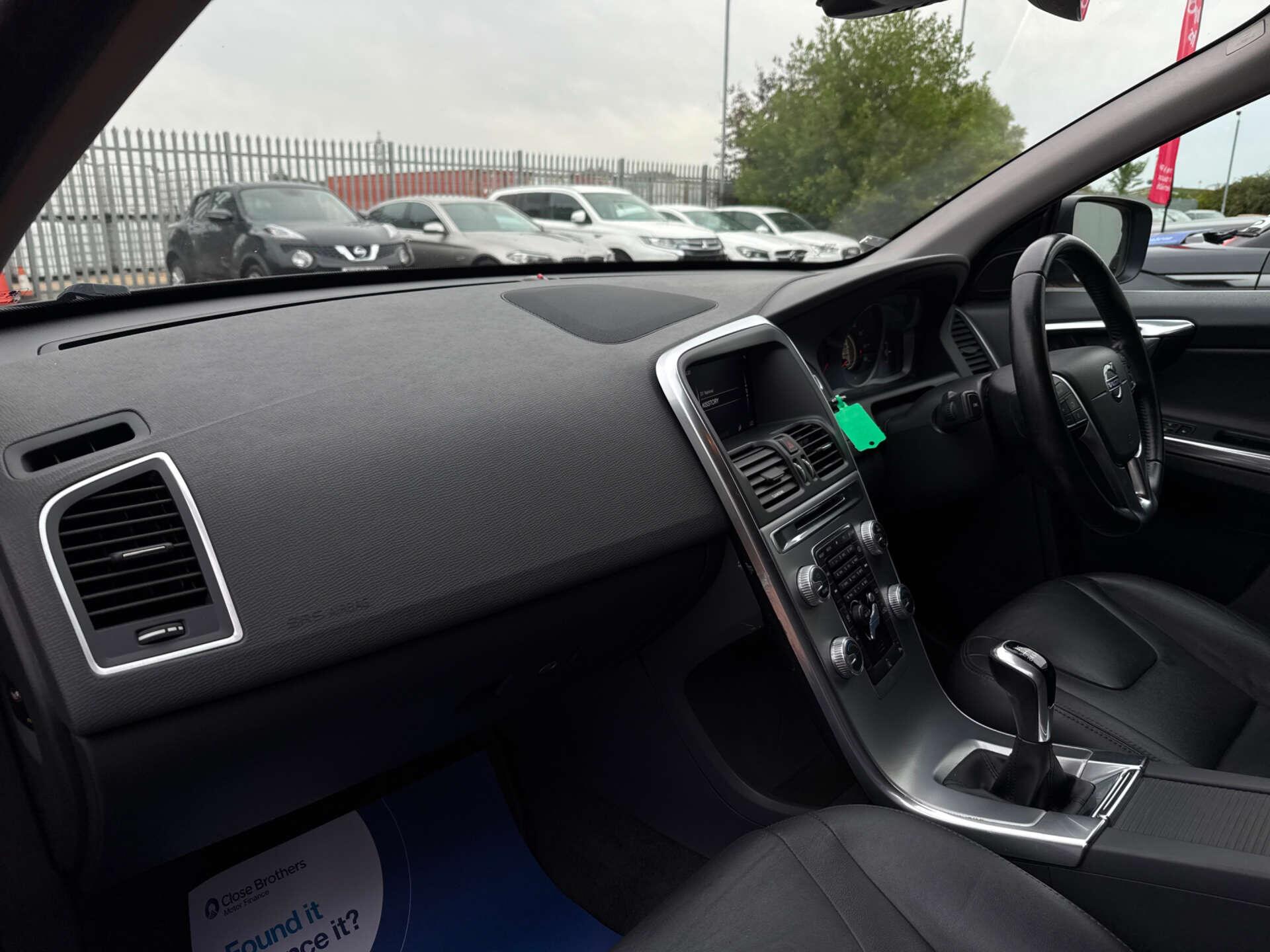 Volvo XC60 view 32