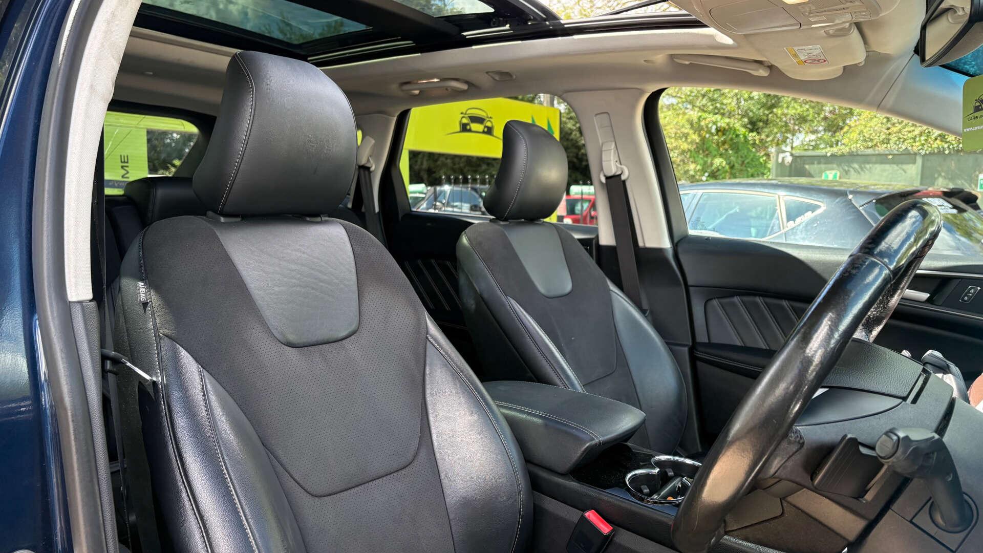 Ford Edge view 8