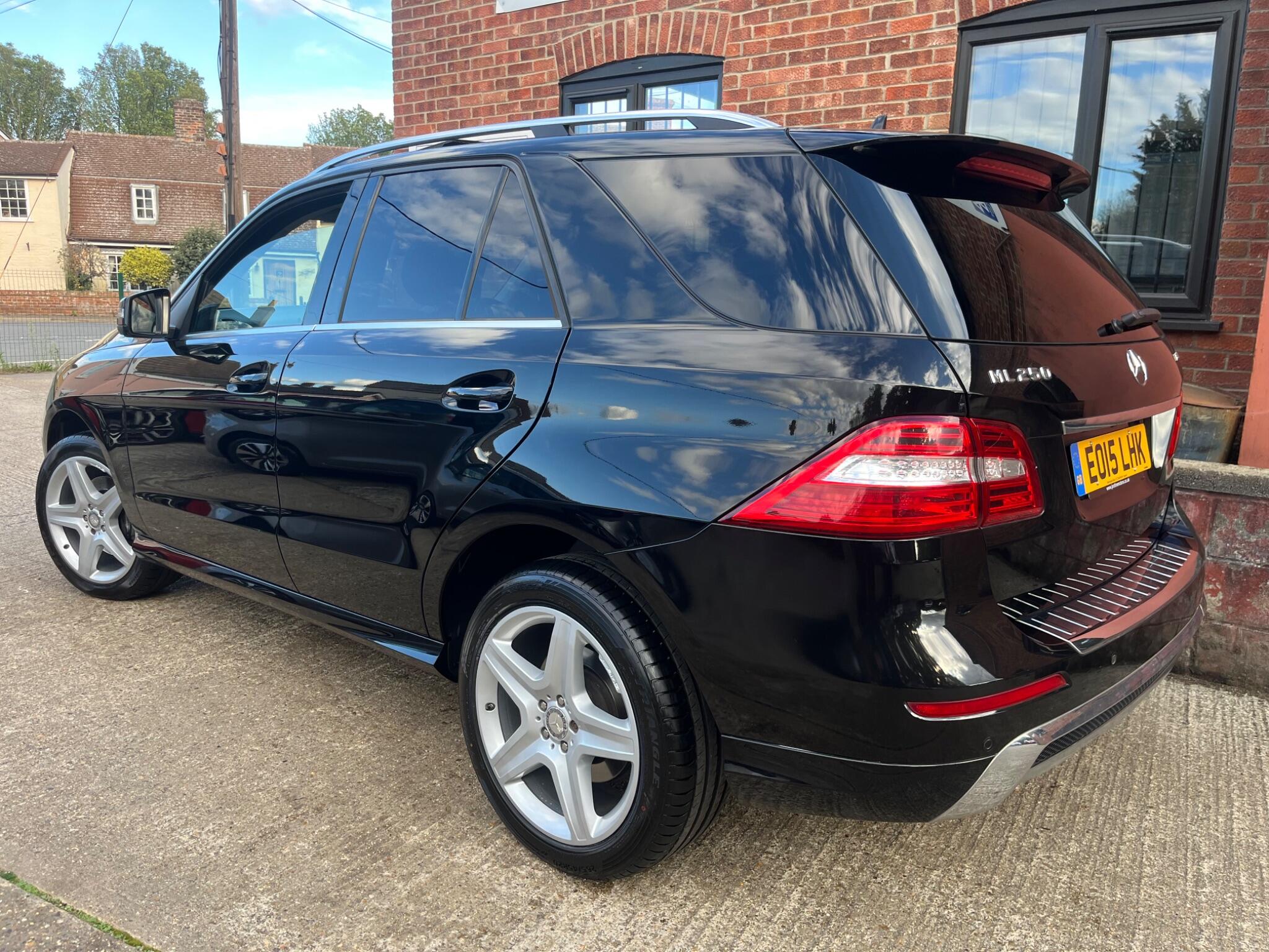 Mercedes-Benz M-Class view 63