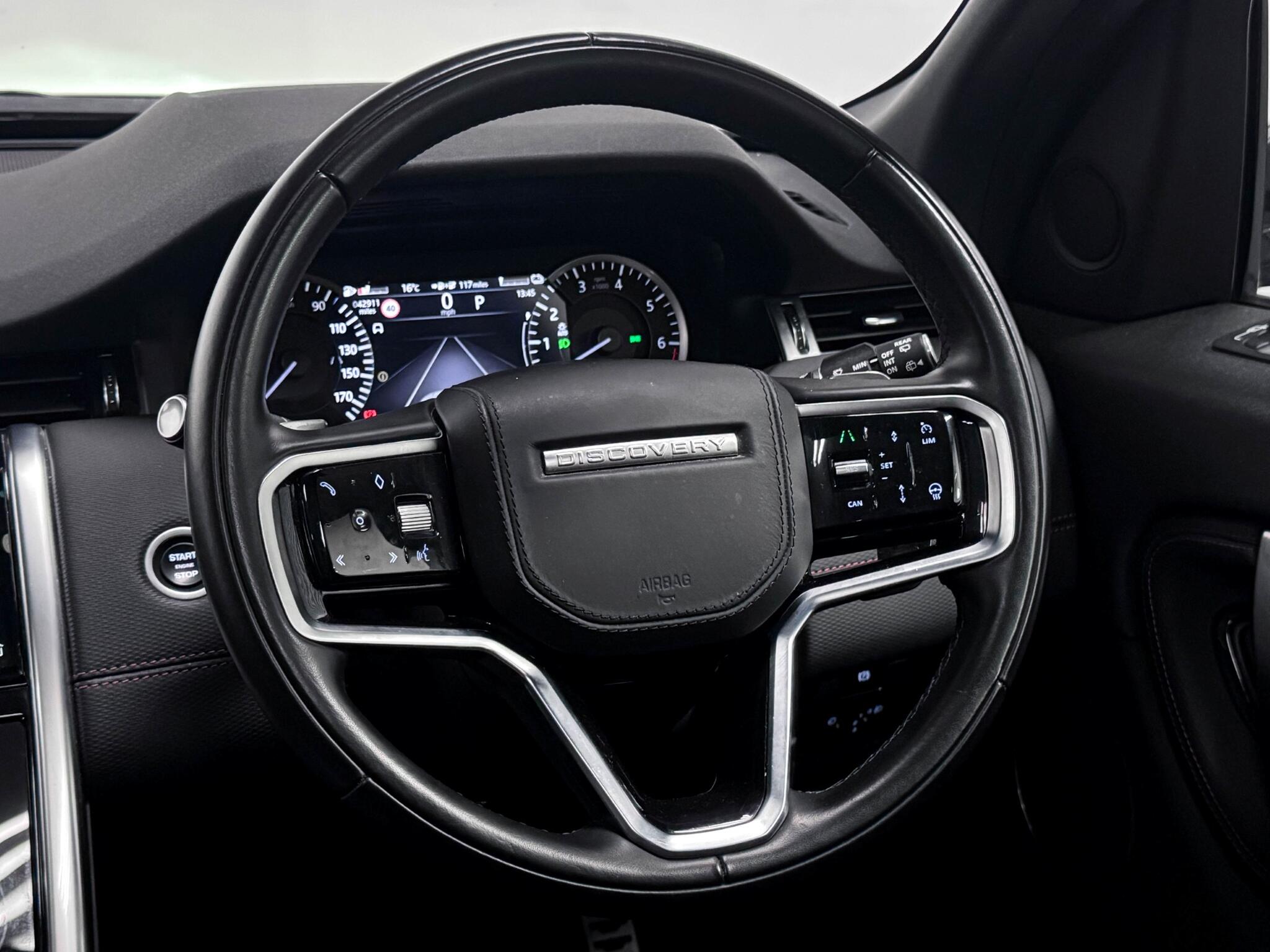 Land Rover Discovery Sport view 22