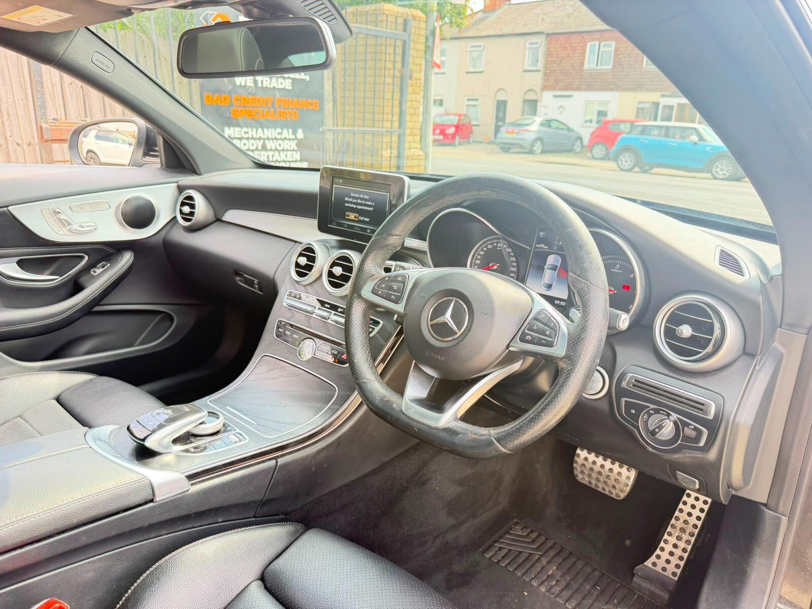 Mercedes-Benz C-Class view 9