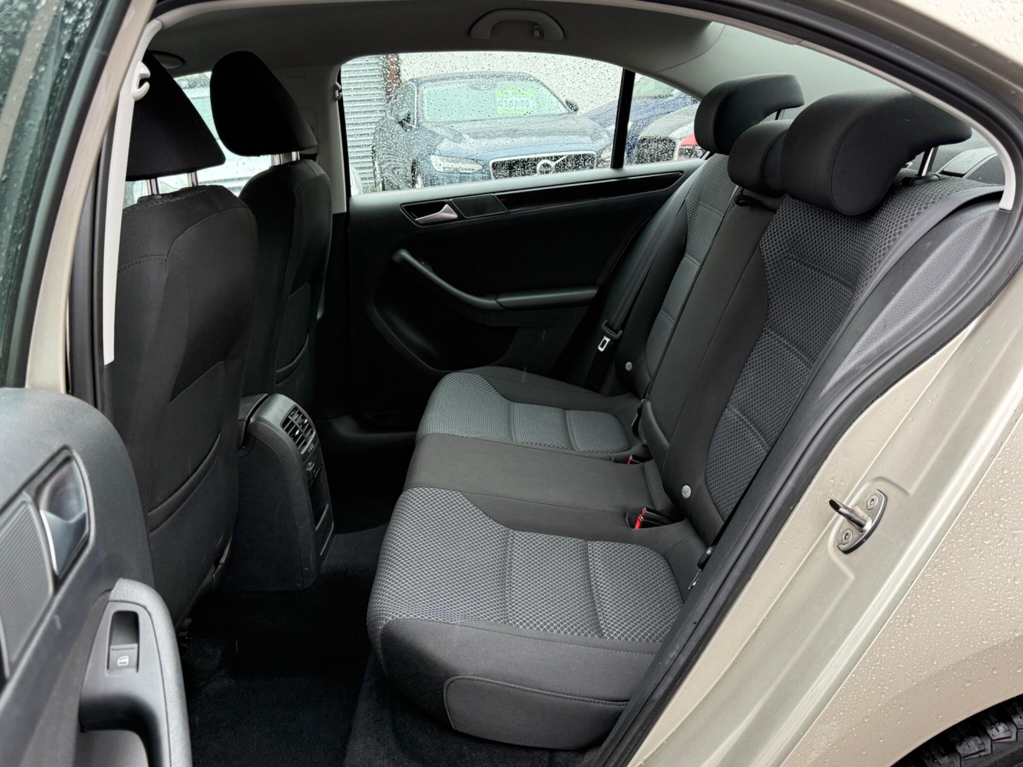 Volkswagen Jetta - Image 53