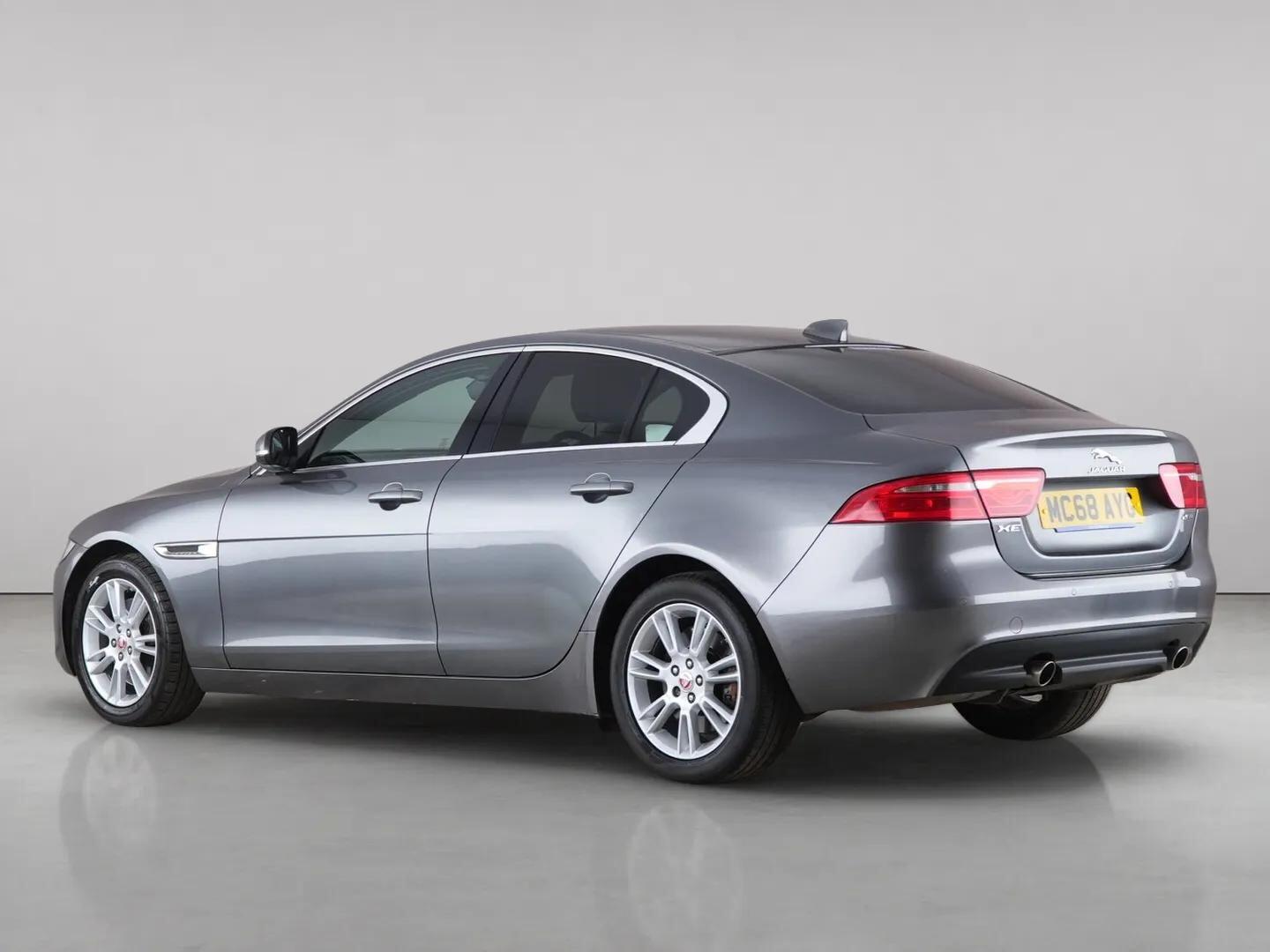 Jaguar Xe view 8