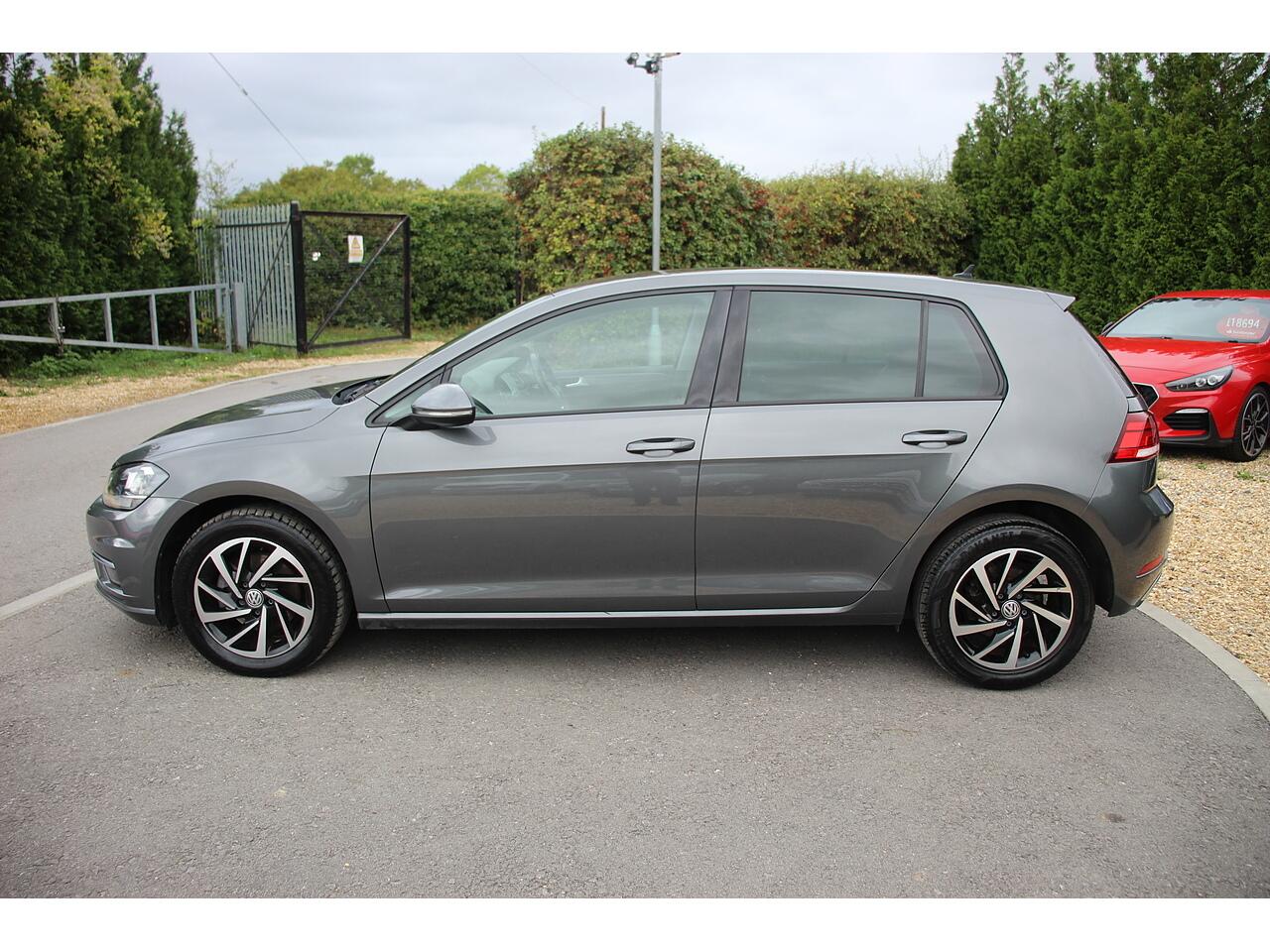 Volkswagen Golf view 6