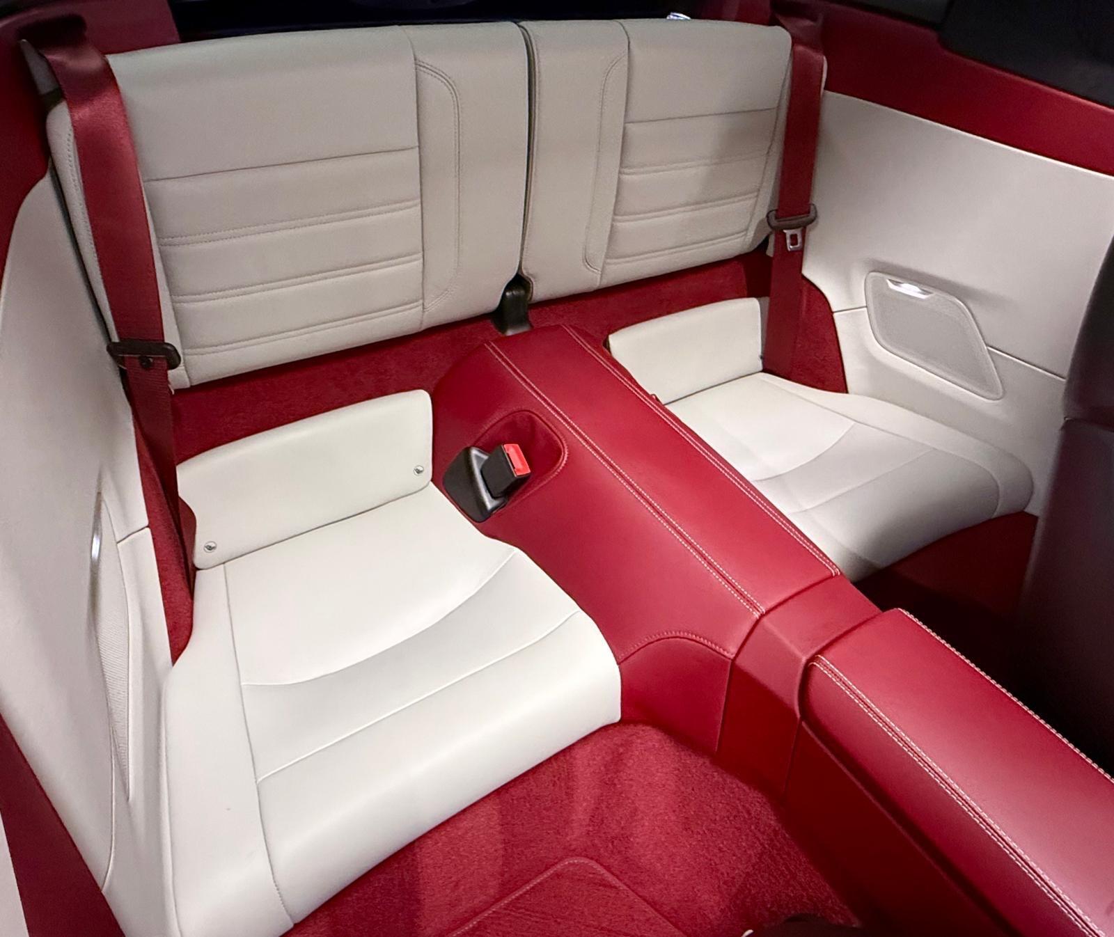 Porsche 911 view 34