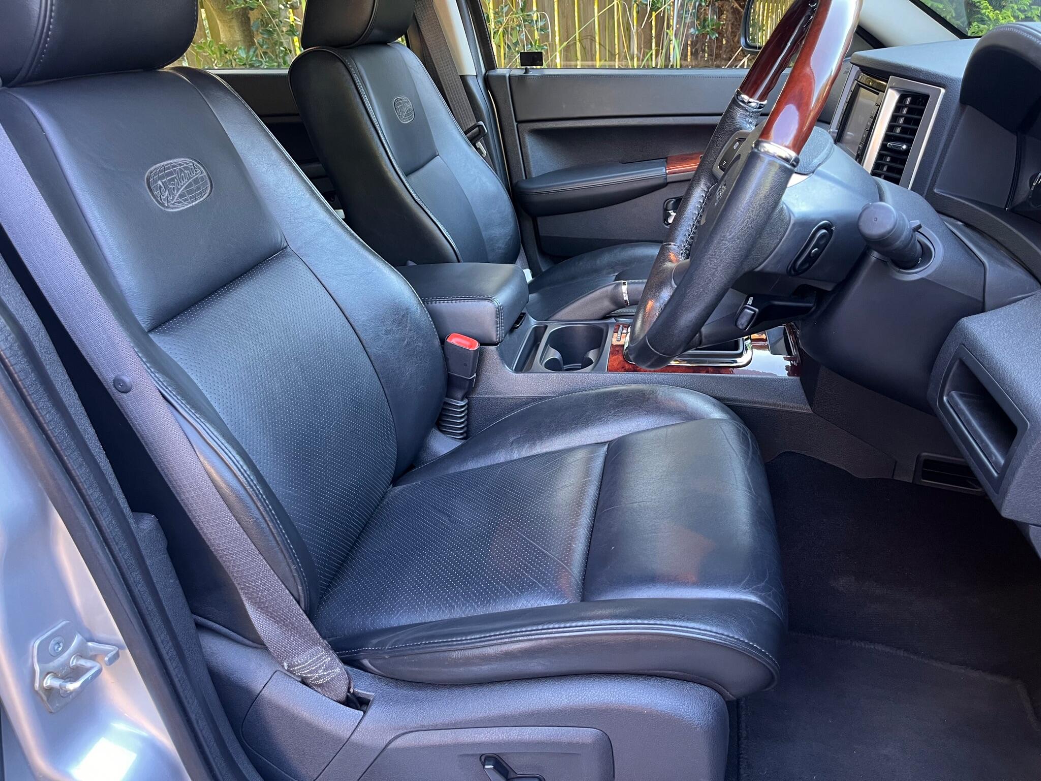 Jeep Grand Cherokee view 21