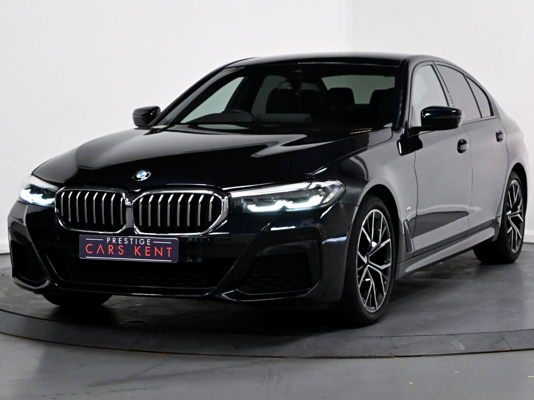BMW 5 Series view 6