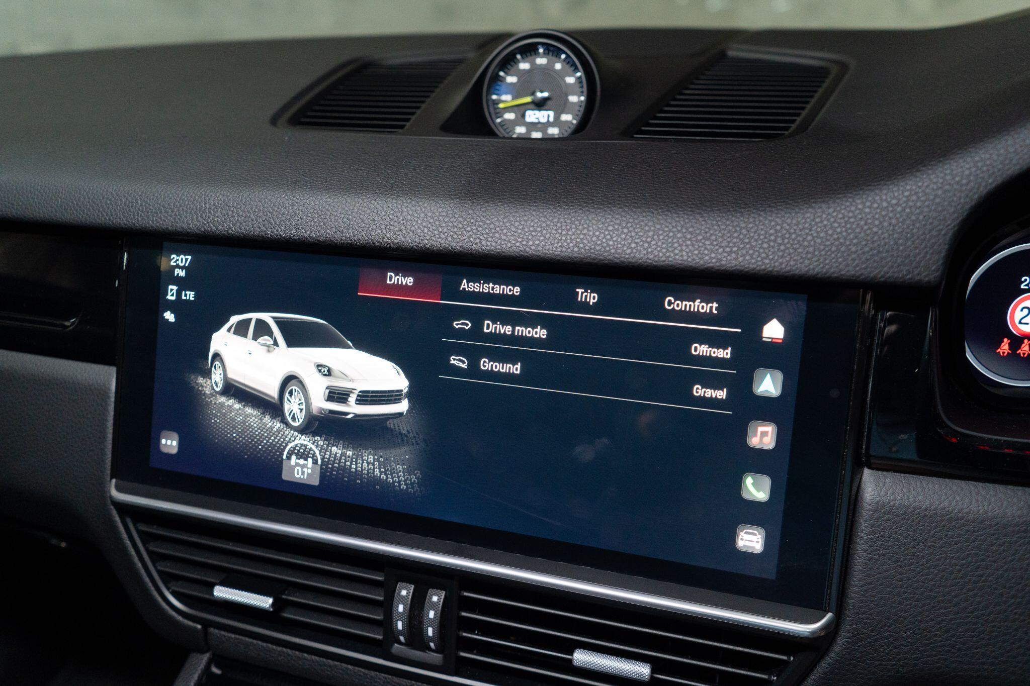 Porsche Cayenne view 24