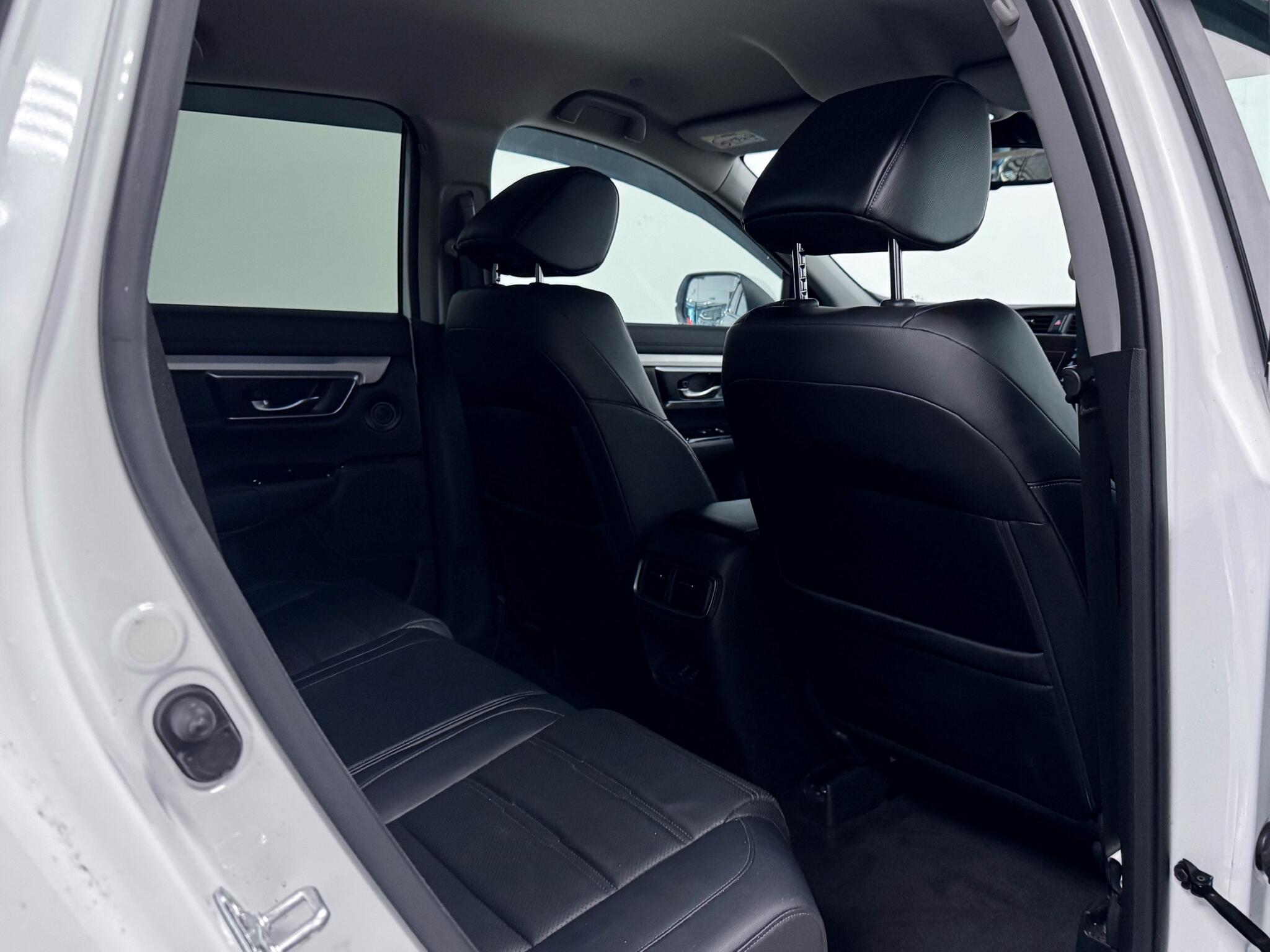 Honda CR-V view 9
