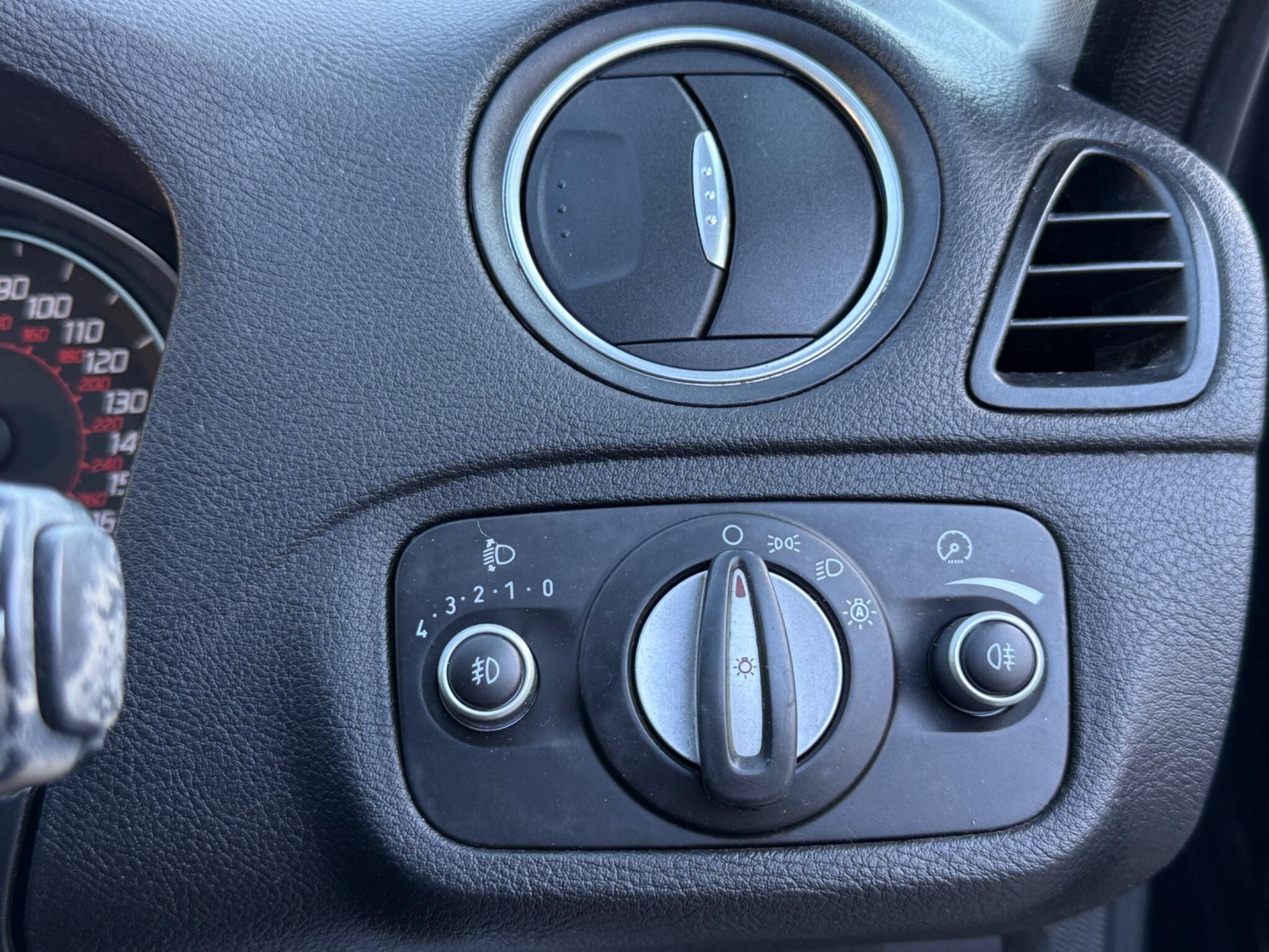 Ford S-Max - Image 35