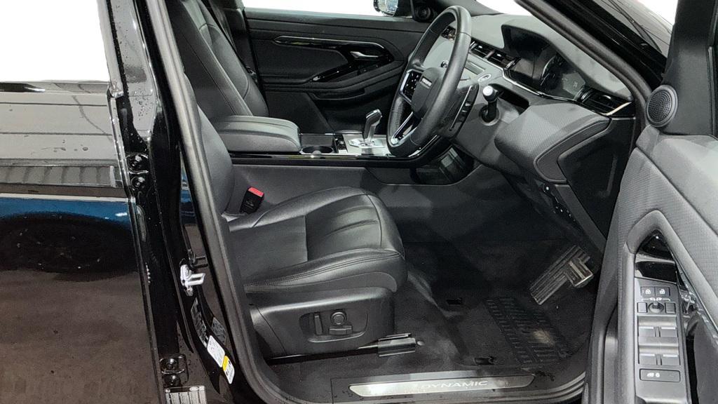Land Rover Range Rover Evoque view 3