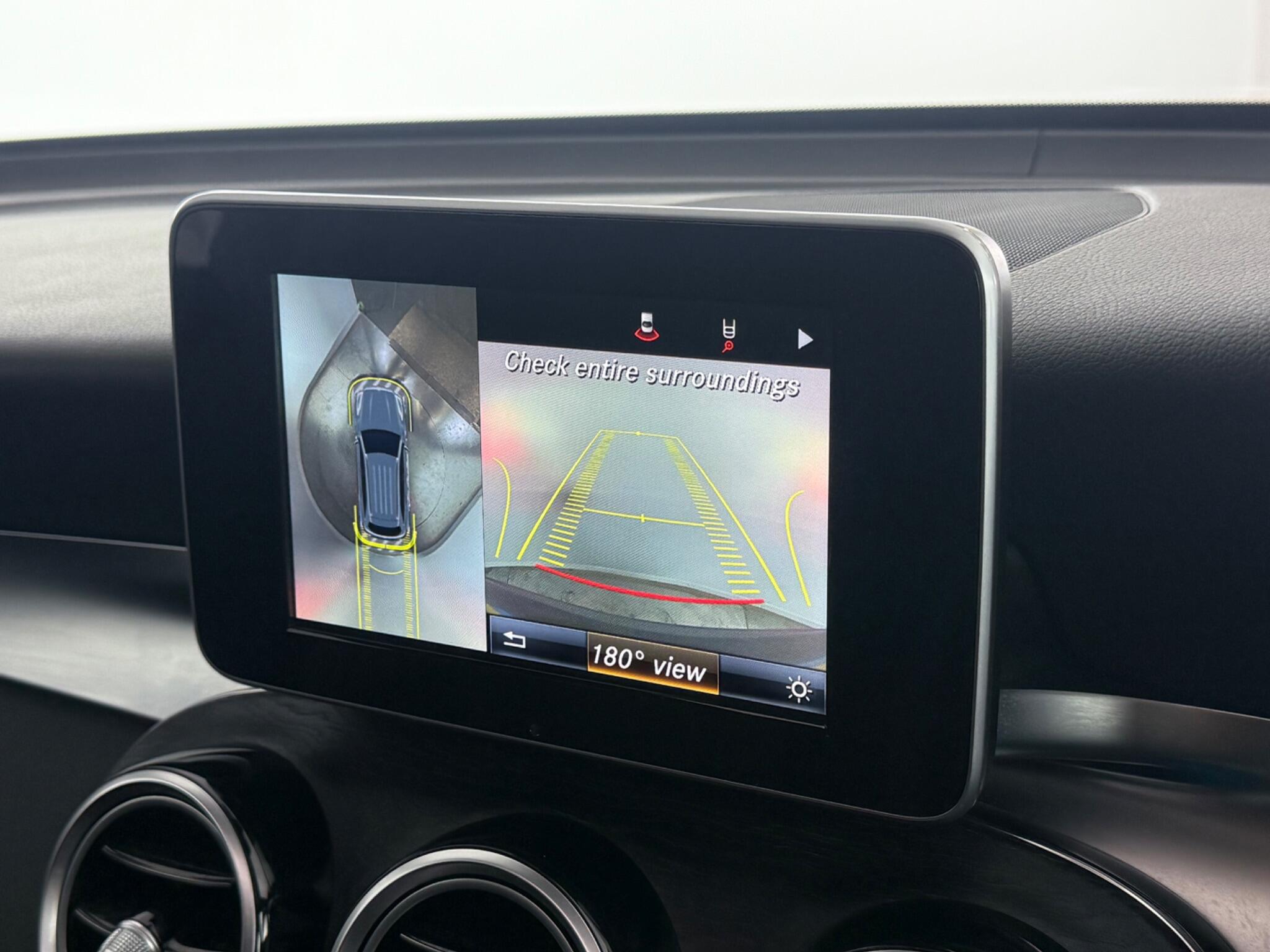 Mercedes-Benz GLC view 28