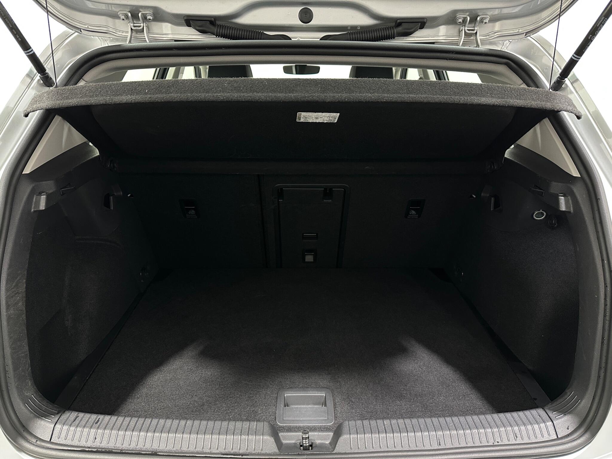 Volkswagen Golf view 47
