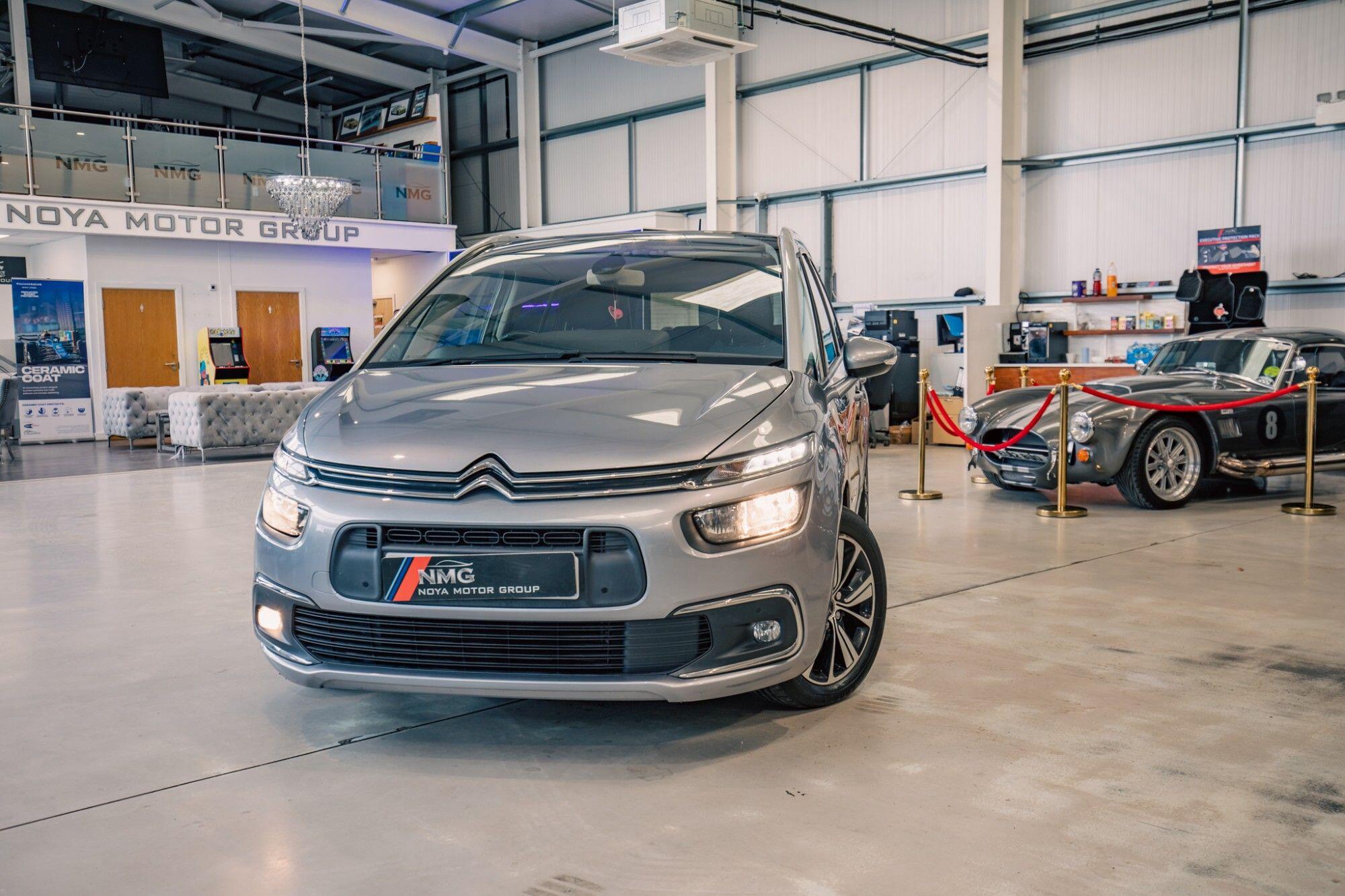 Citroen Grand C4 Picasso view 4