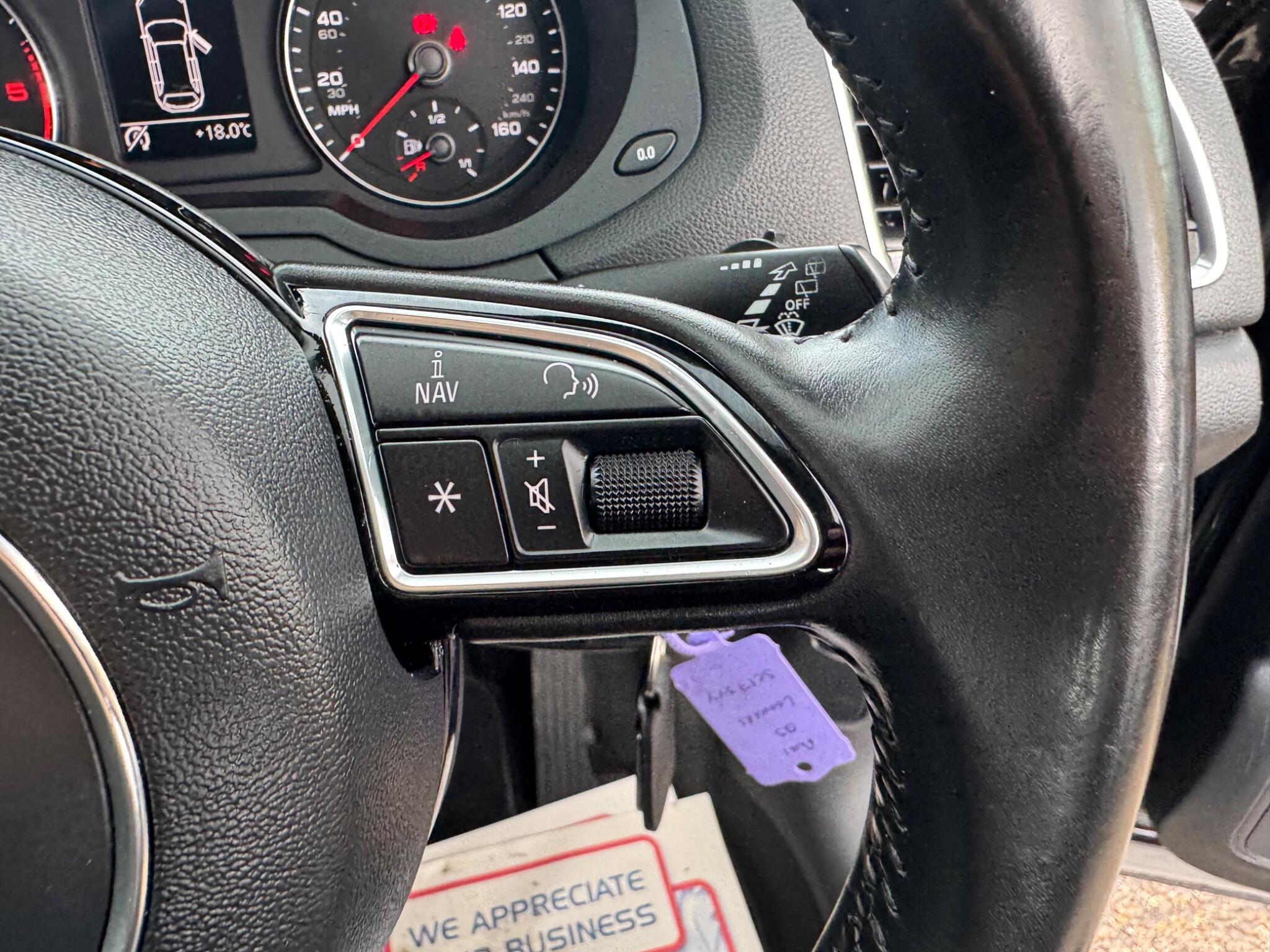 Audi Q3 view 33