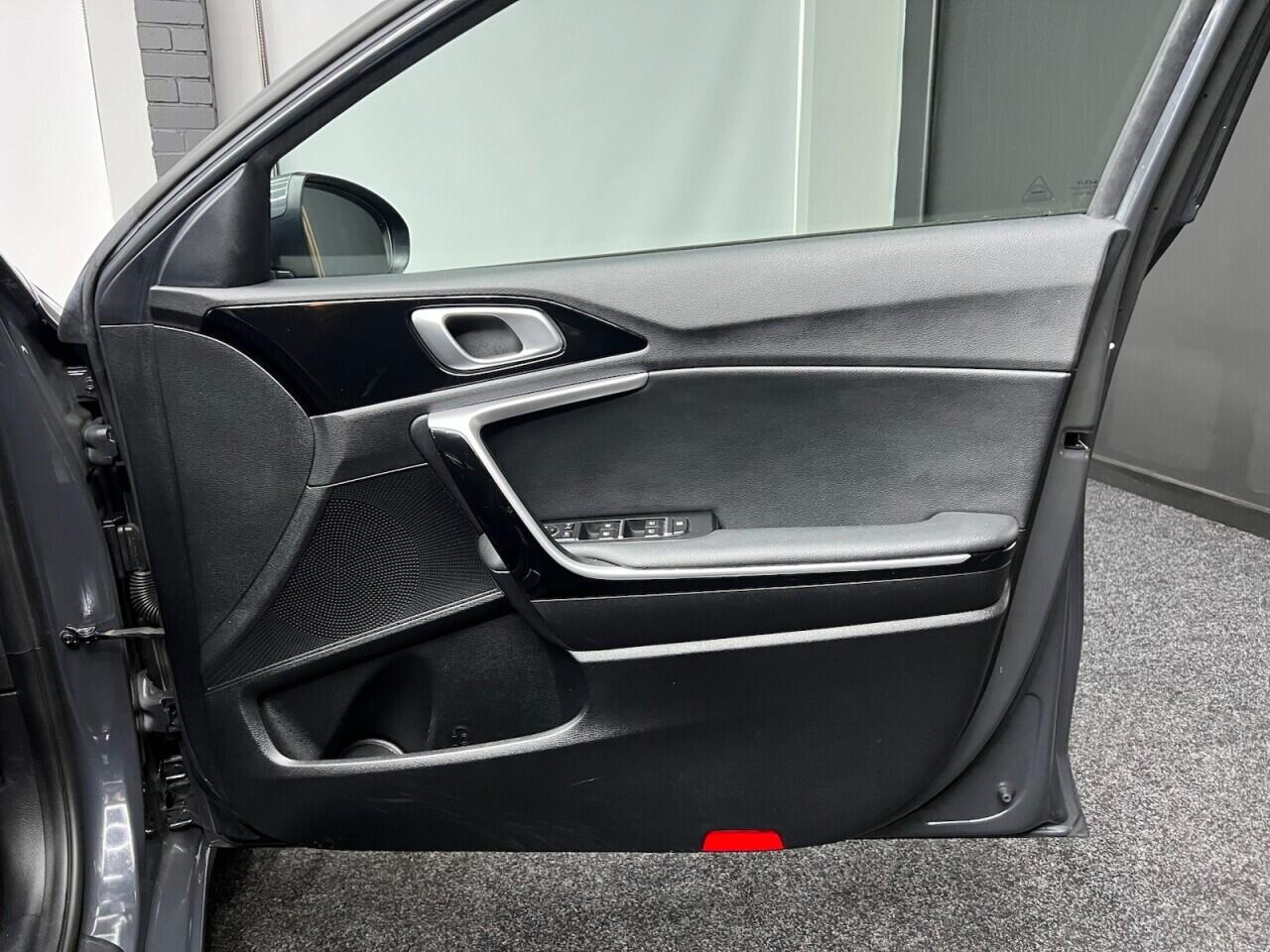Kia Ceed view 33