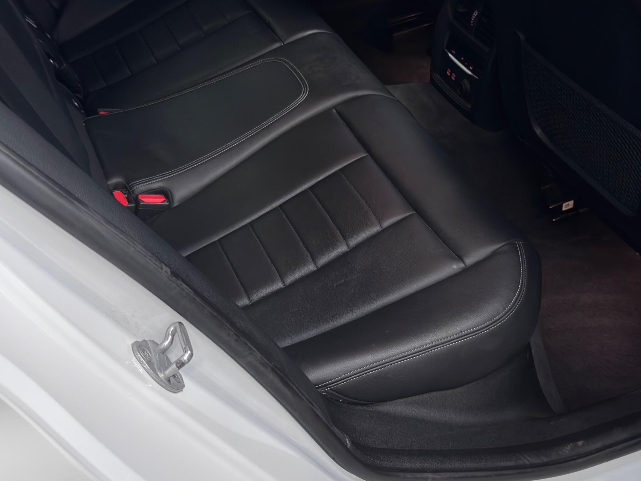 BMW 3 Series view 56