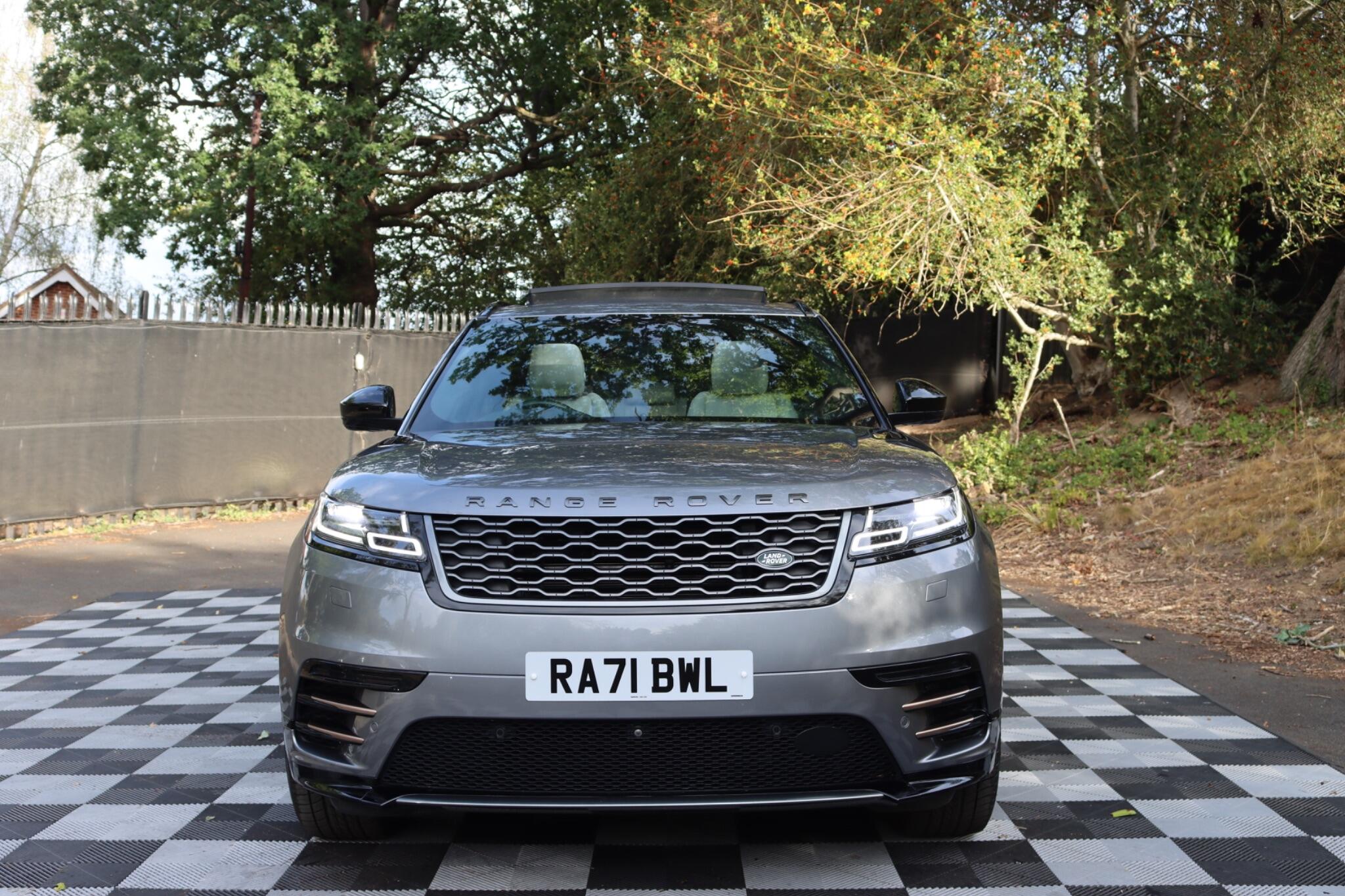 Land Rover Range Rover Velar view 34