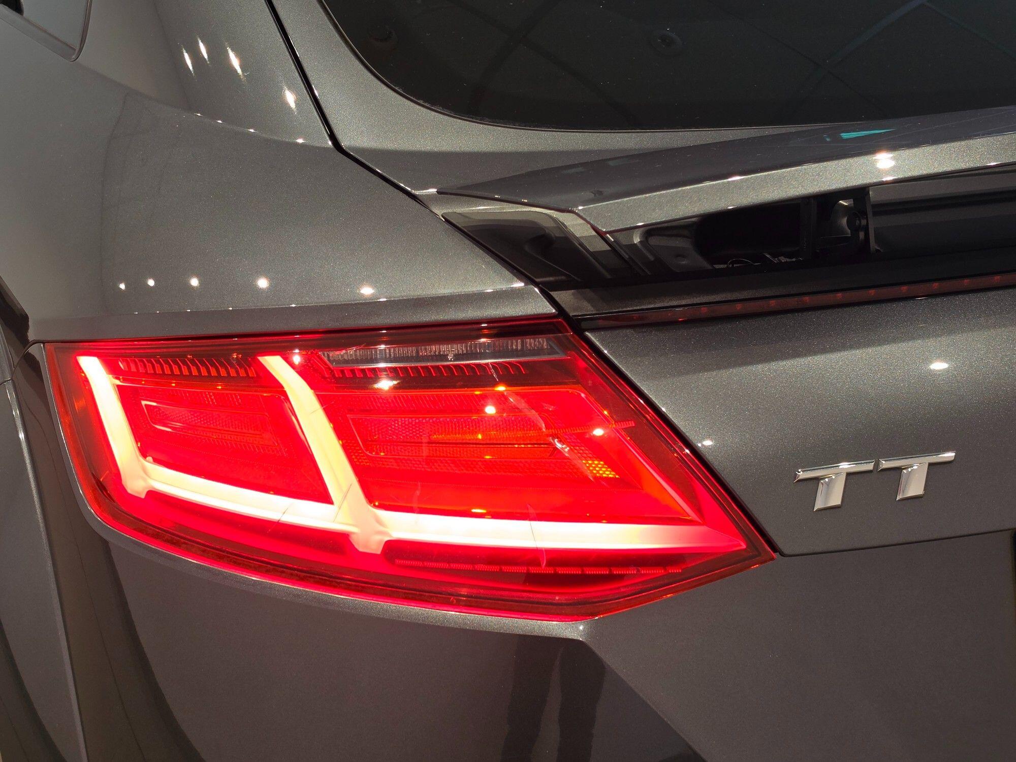 Audi TT view 82