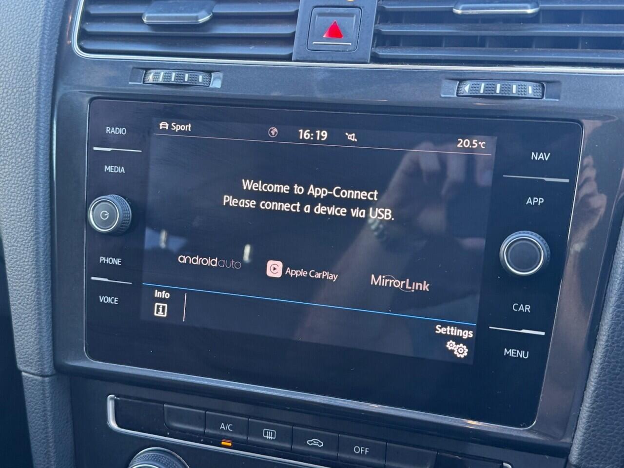 Volkswagen Golf view 27