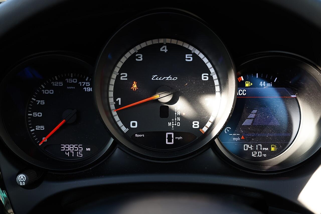 Porsche Macan view 33