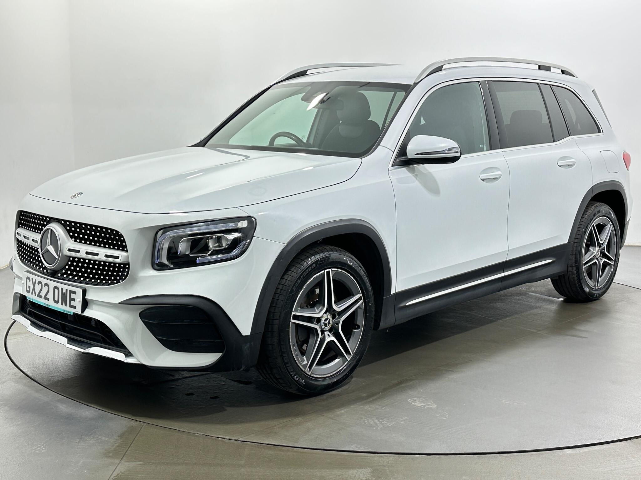Mercedes-Benz GLB view 4