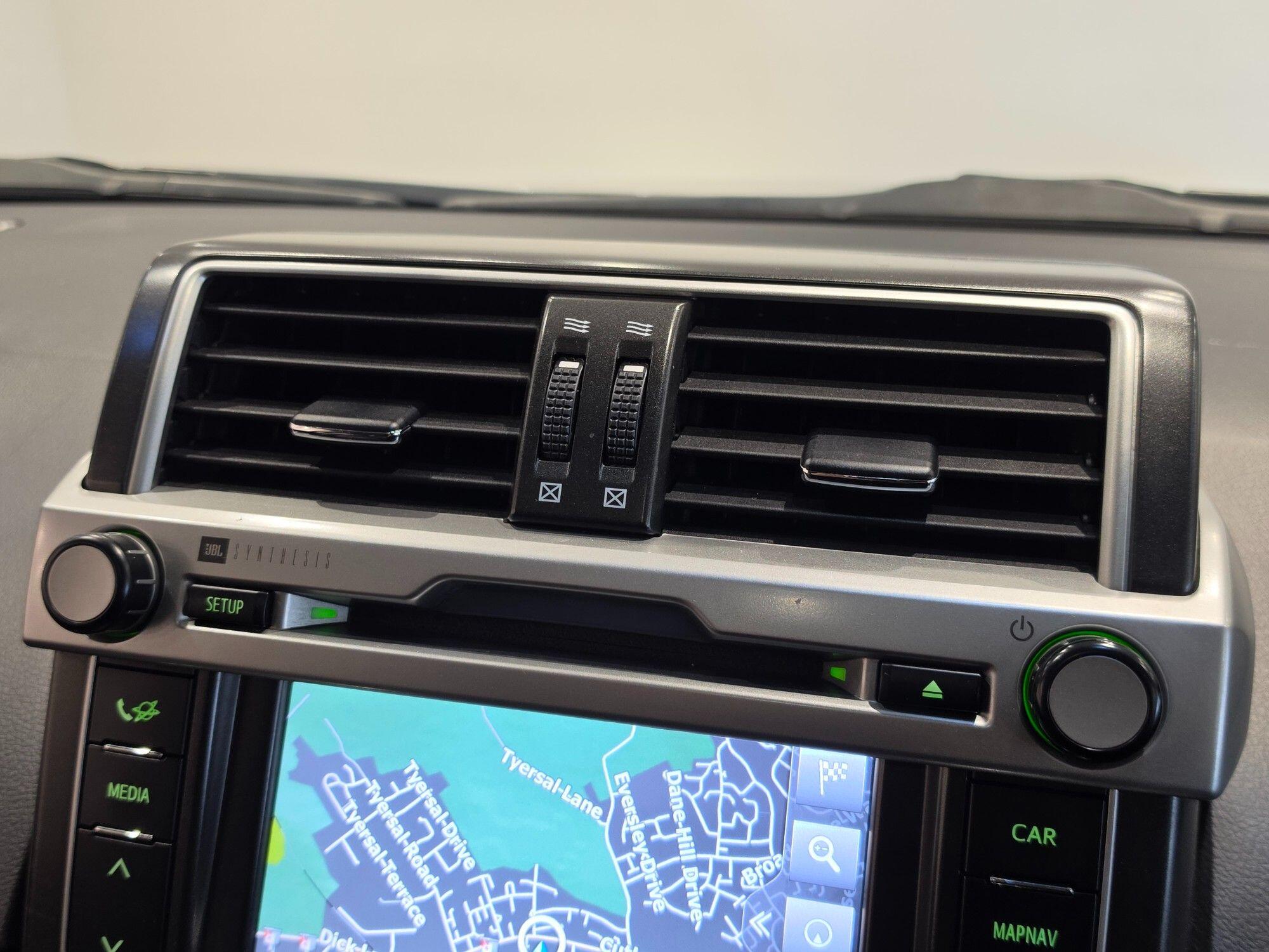 Toyota Land Cruiser view 115