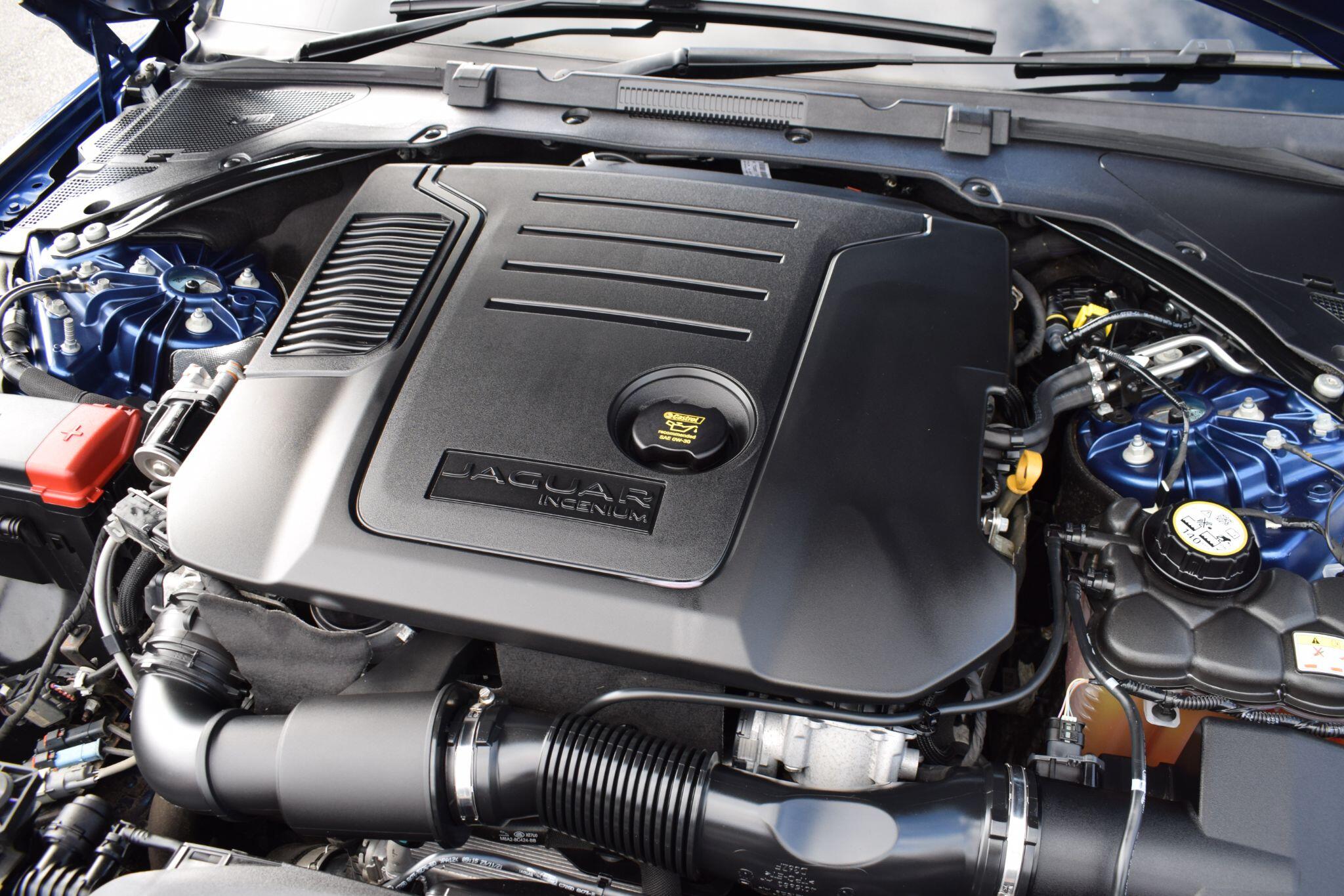 Jaguar Xe view 33