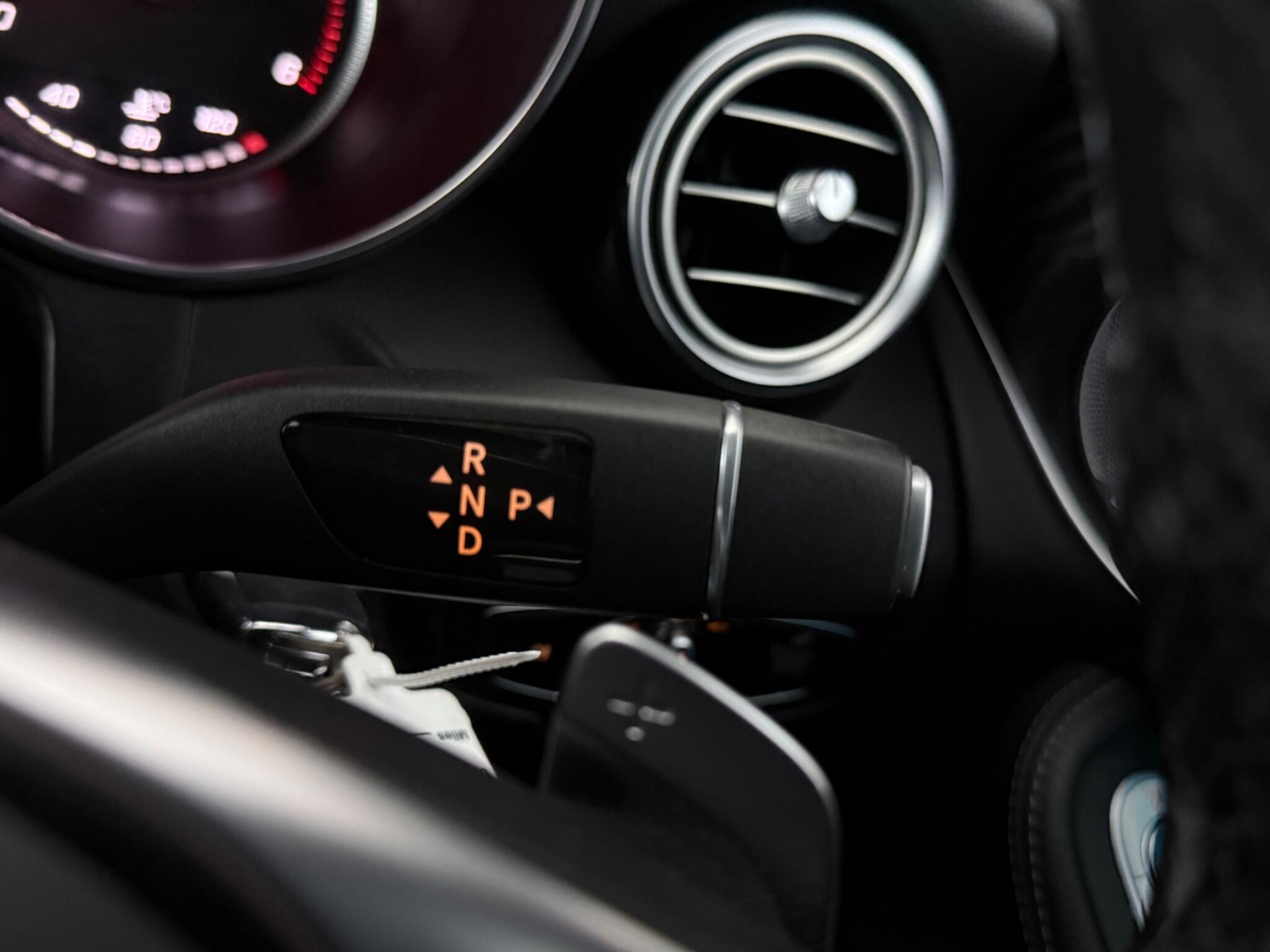 Mercedes-Benz GLC view 18