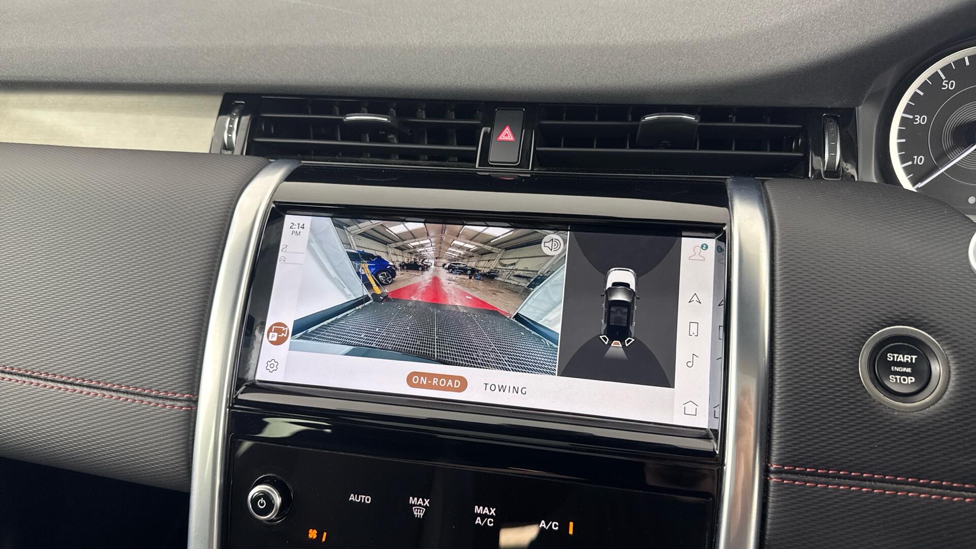 Land Rover Discovery Sport view 36